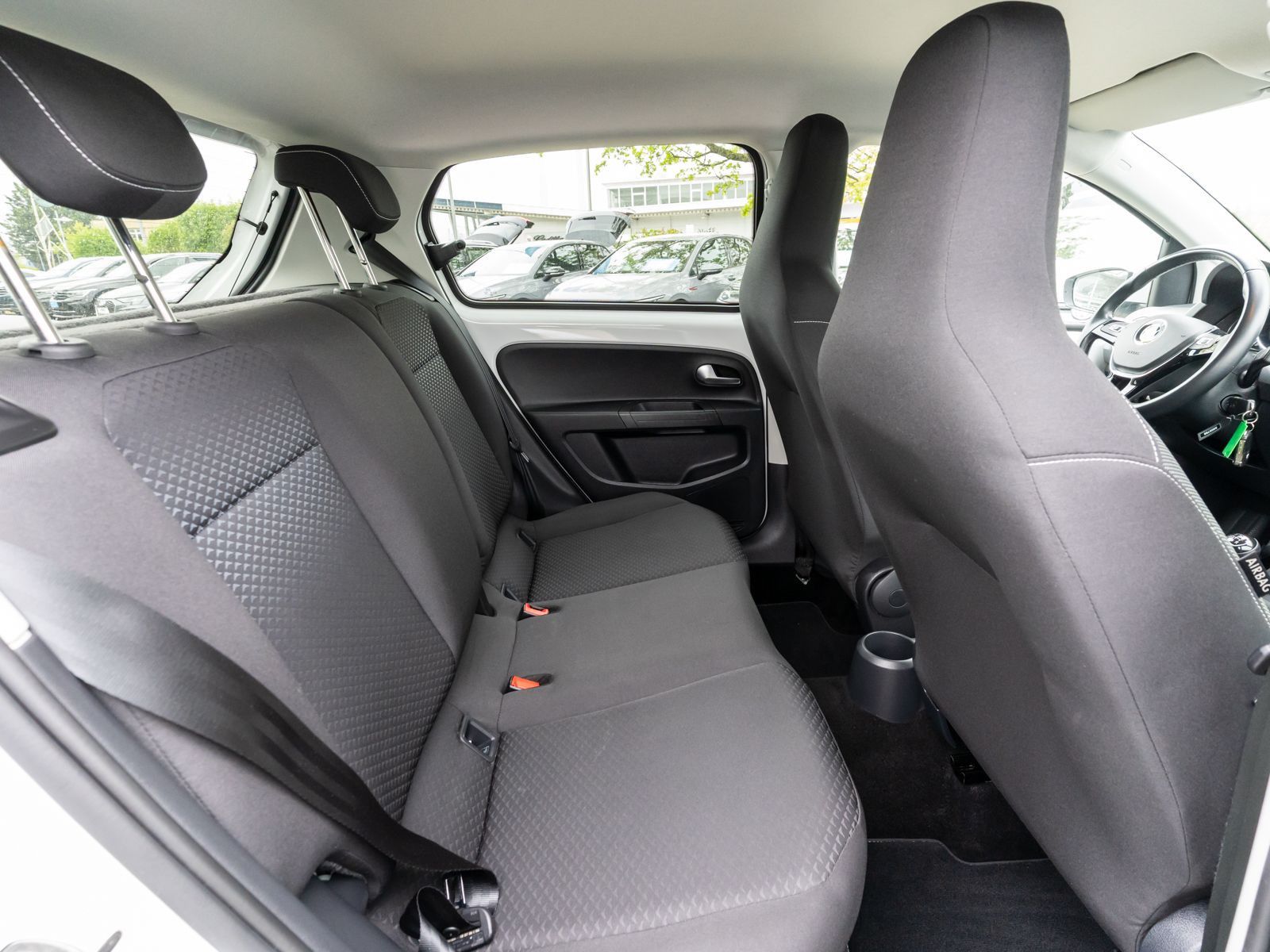 Fahrzeugabbildung Volkswagen up! ACTIVE 1.0 MPI 5-Gang Klima RFK PDC SHZ