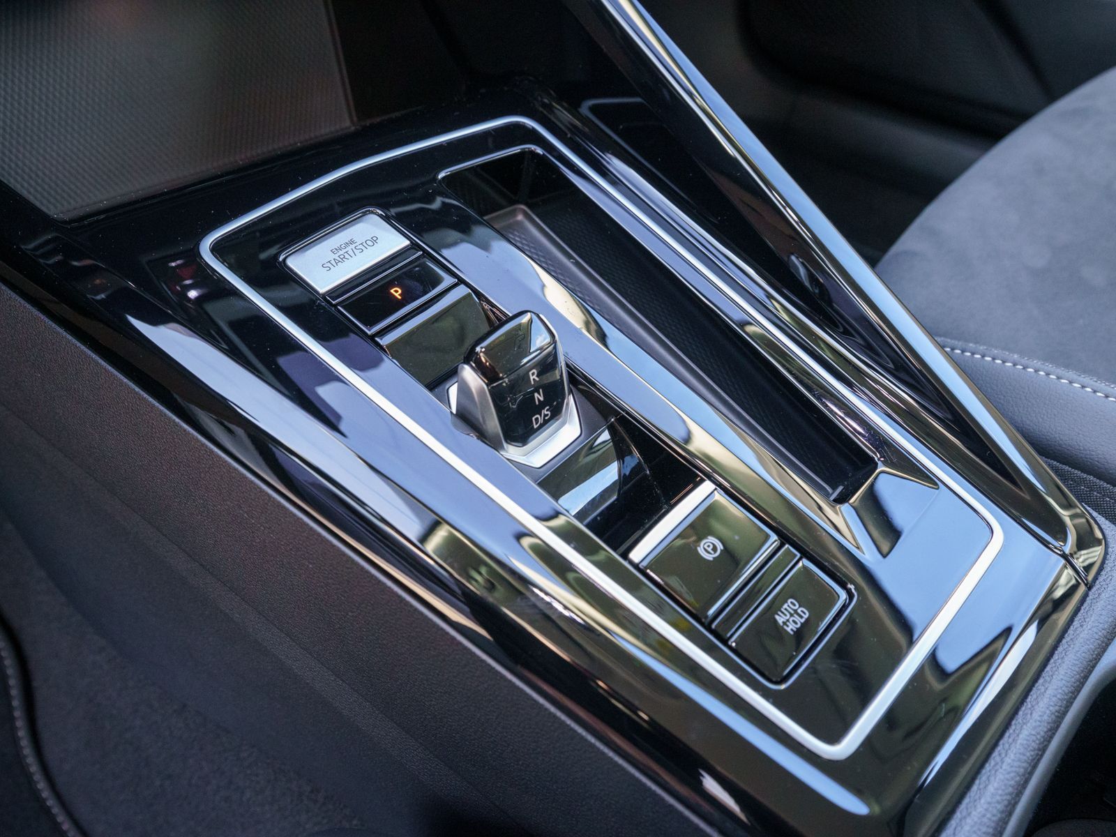 Fahrzeugabbildung Volkswagen Golf Style 1.5TSI eHybrid DSG LED Nav RFK HUD VC