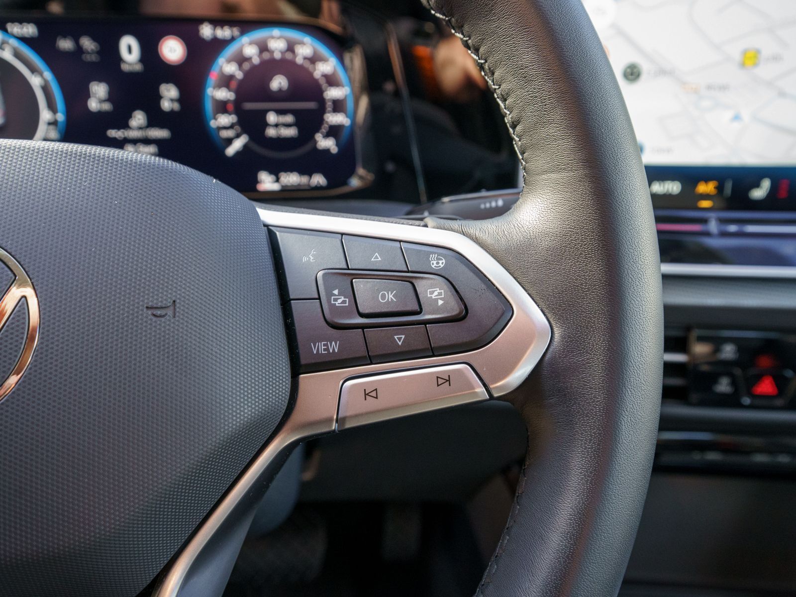 Fahrzeugabbildung Volkswagen Golf Style 1.5TSI eHybrid DSG LED Nav RFK HUD VC