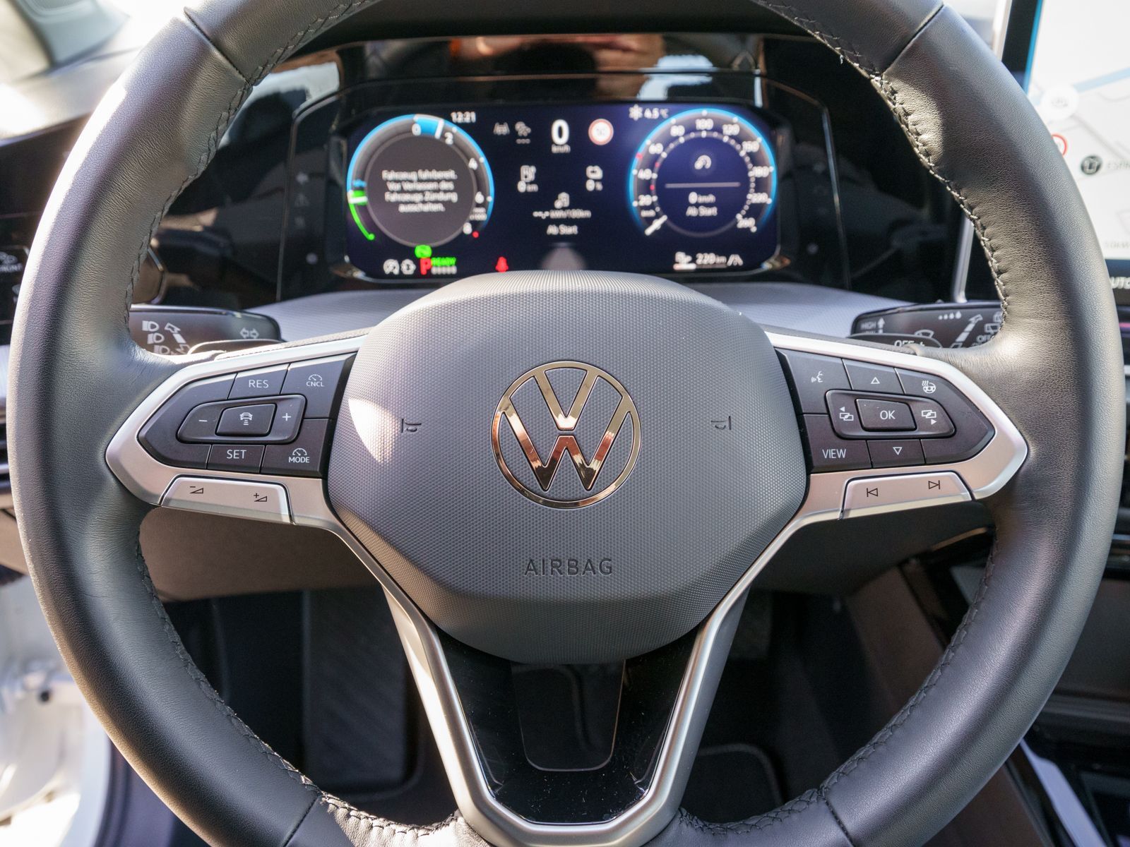 Fahrzeugabbildung Volkswagen Golf Style 1.5TSI eHybrid DSG LED Nav RFK HUD VC