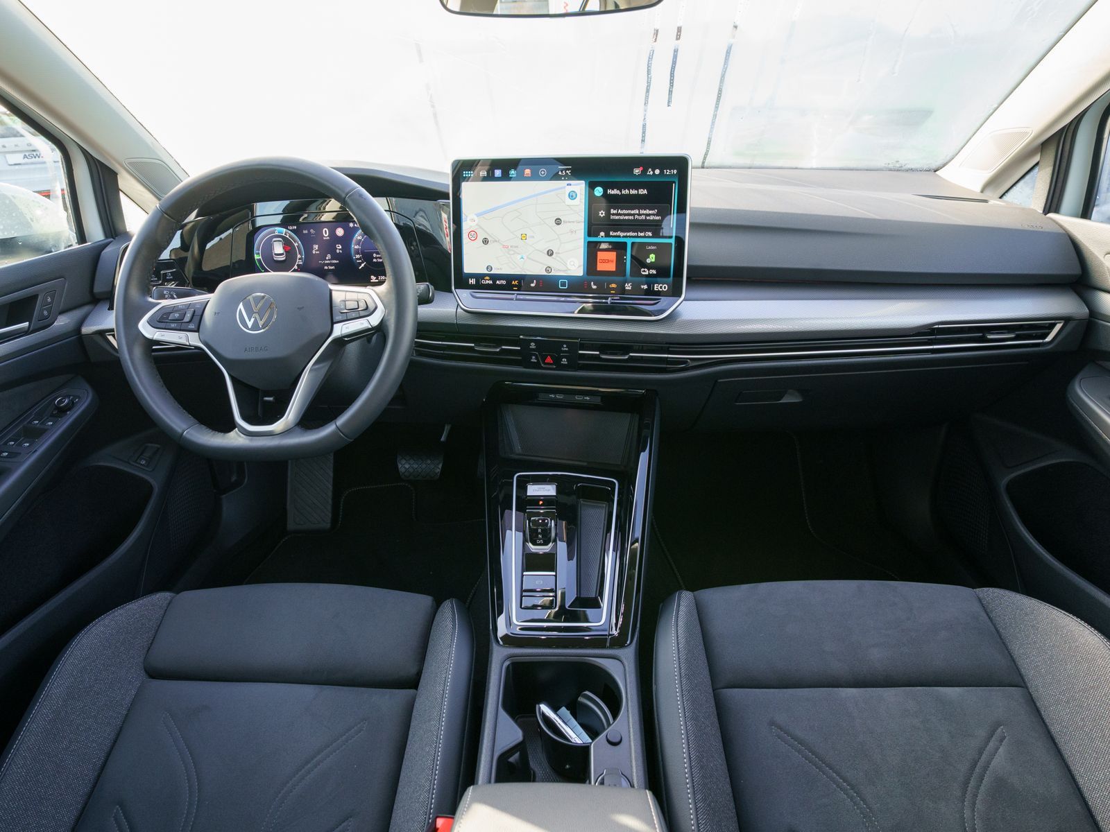 Fahrzeugabbildung Volkswagen Golf Style 1.5TSI eHybrid DSG LED Nav RFK HUD VC