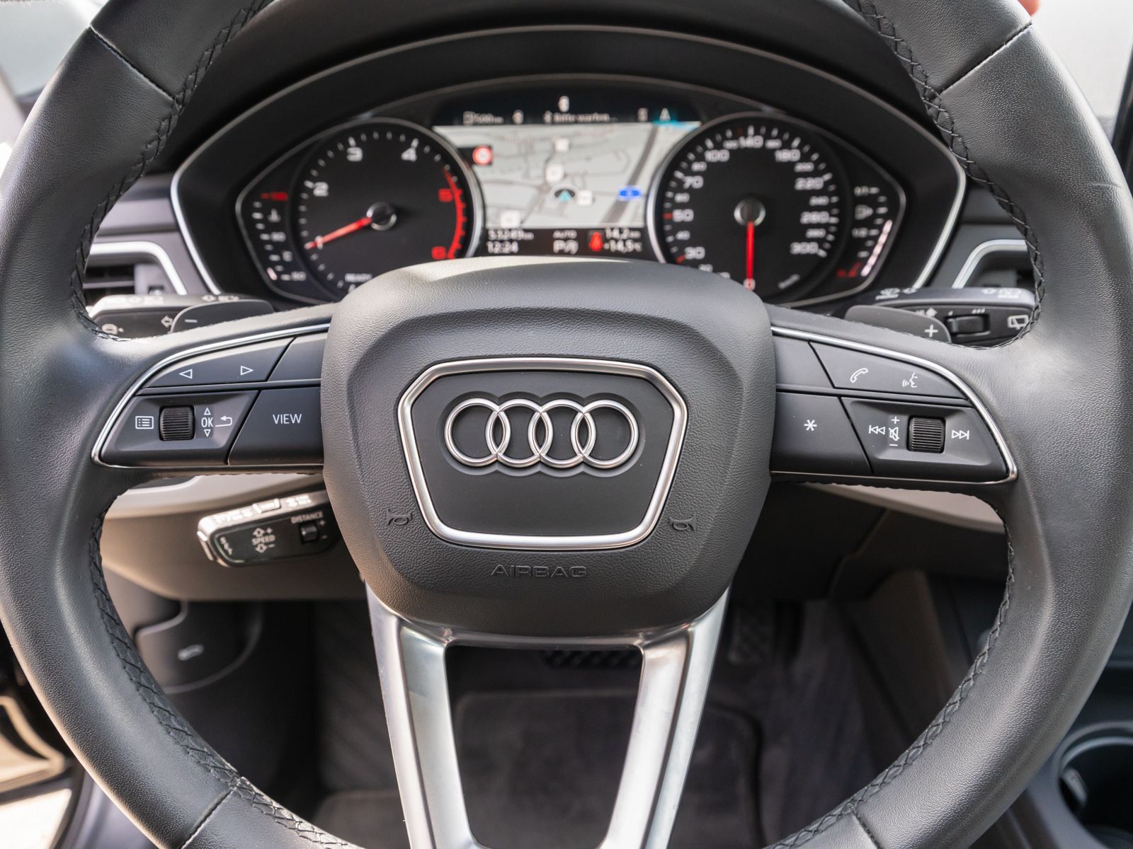Fahrzeugabbildung Audi A4 Avant advanced 40TDI S tronic Matrix NAVI RFK