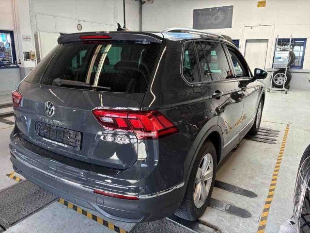 Fahrzeugabbildung Volkswagen Tiguan Active 2,0 TDI DSG LED AHK Navi ACC PDC