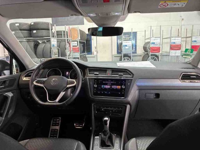 Fahrzeugabbildung Volkswagen Tiguan Active 2,0 TDI DSG LED AHK Navi ACC PDC