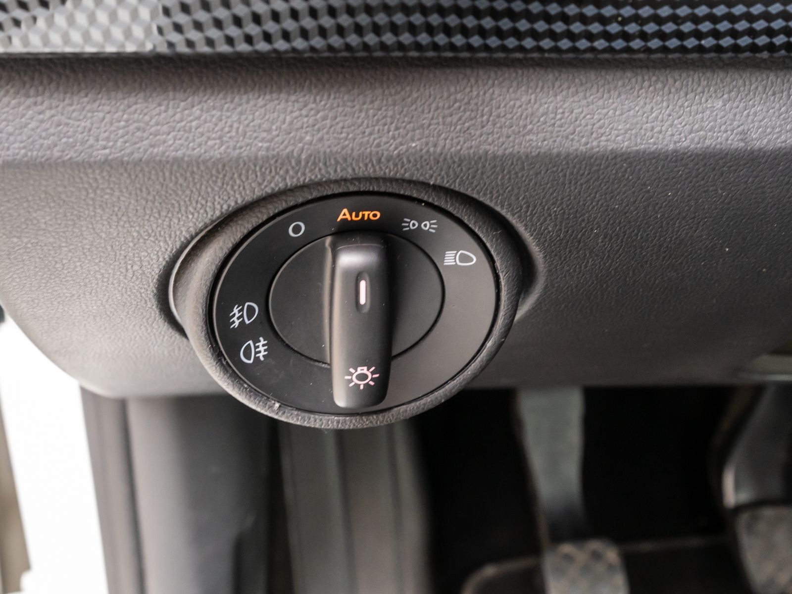 Fahrzeugabbildung Volkswagen up! move up! 1,0 MPI Klimaanlage Sitzheizung