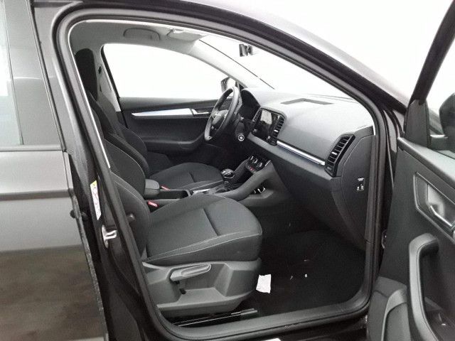 Fahrzeugabbildung SKODA Karoq Selection 2,0 TDI DSG LED AHK 360° Navi VC