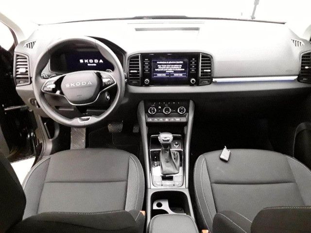 Fahrzeugabbildung SKODA Karoq Selection 2,0 TDI DSG LED AHK 360° Navi VC