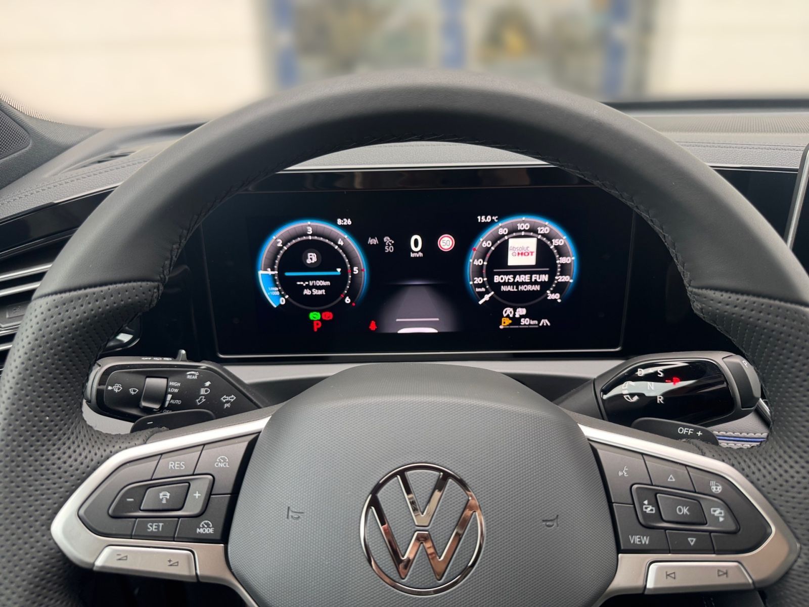 Fahrzeugabbildung Volkswagen Tiguan R-Line 2.0TDI 4M DSG PANO AHK ACC STANDHZ