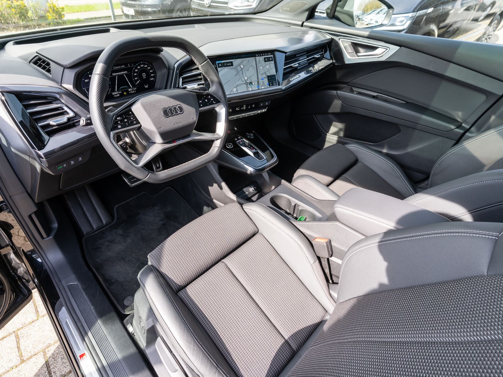 Fahrzeugabbildung Audi Q4 Sportback 50e-tron quattro S line PANO HUD VC