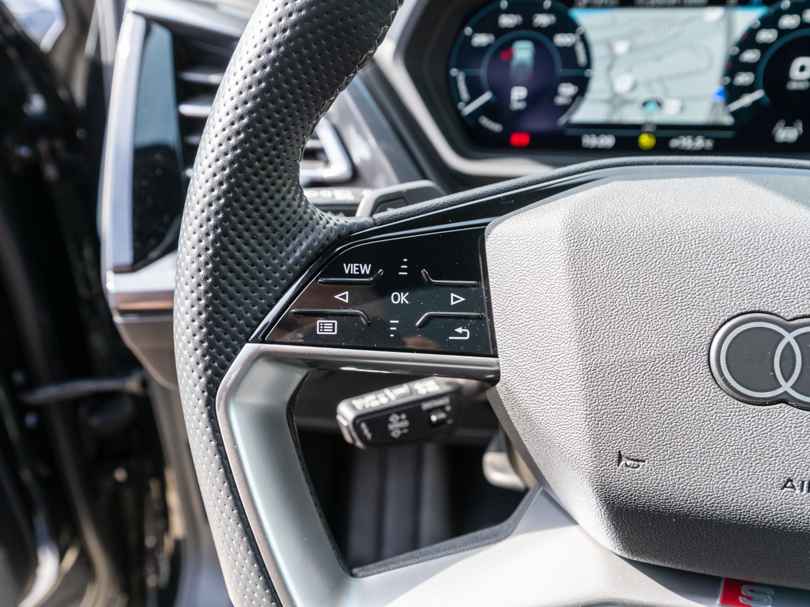 Fahrzeugabbildung Audi Q4 Sportback 50e-tron quattro S line PANO HUD VC