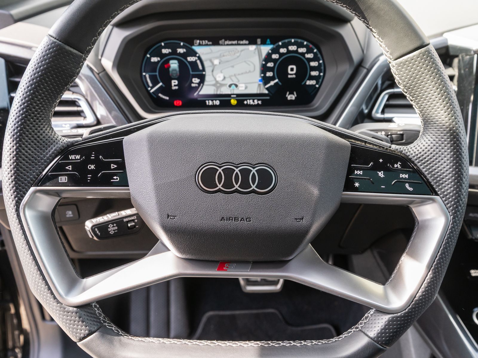 Fahrzeugabbildung Audi Q4 Sportback 50e-tron quattro S line PANO HUD VC