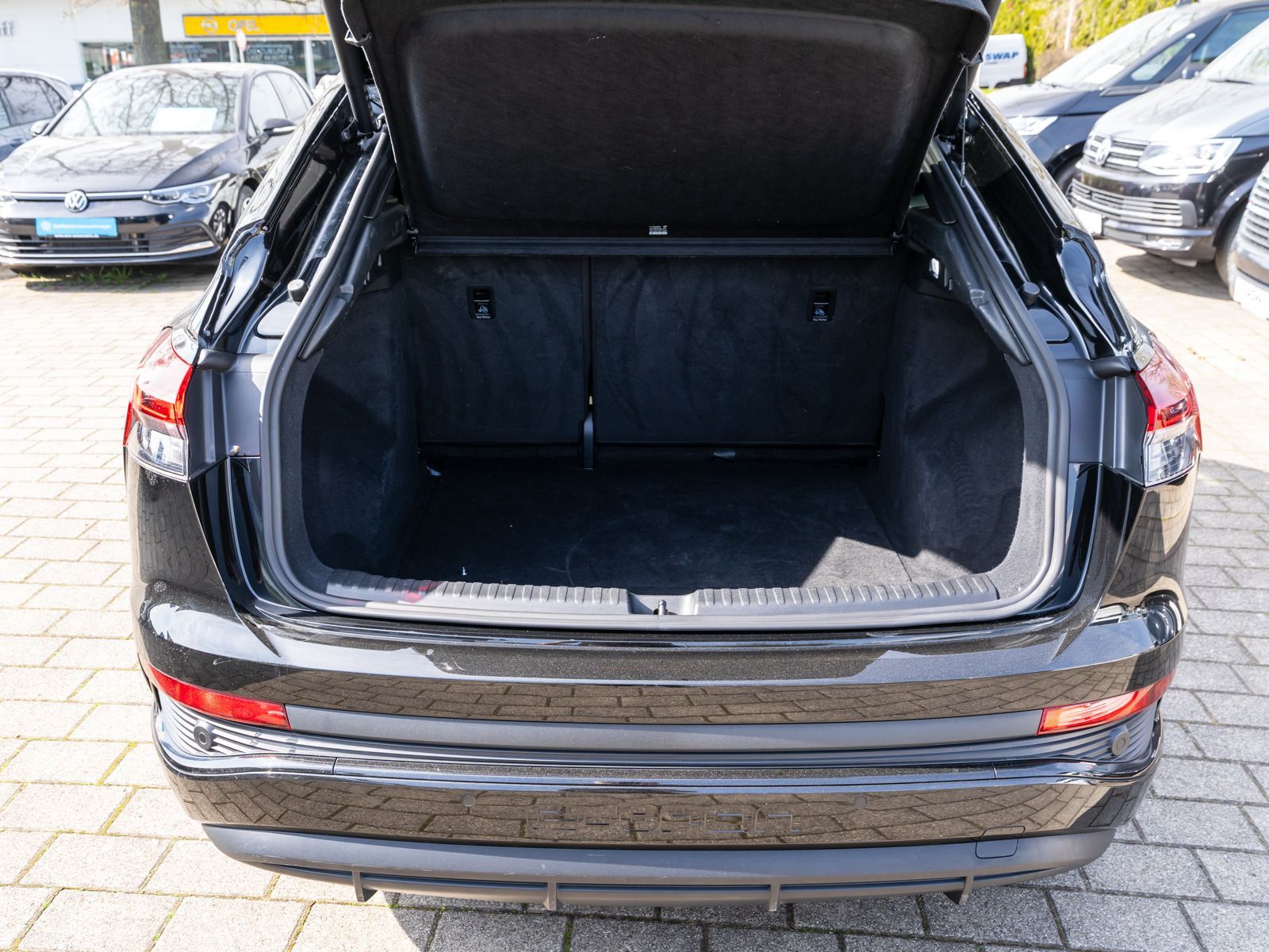 Fahrzeugabbildung Audi Q4 Sportback 50e-tron quattro S line PANO HUD VC