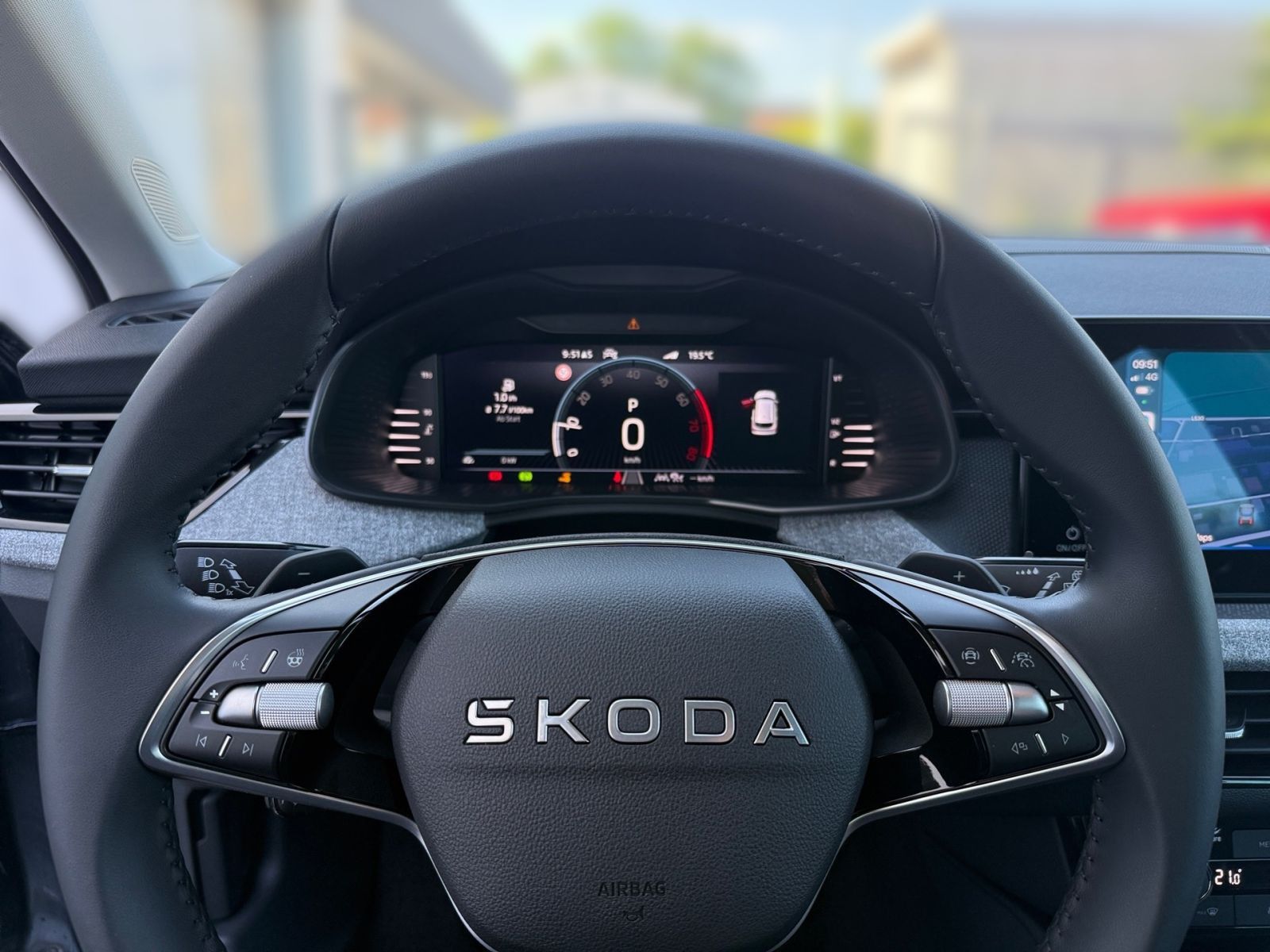 Fahrzeugabbildung SKODA Kamiq Balance 1,5 TSI 150PS DSG ACC SHZ PDC AHK