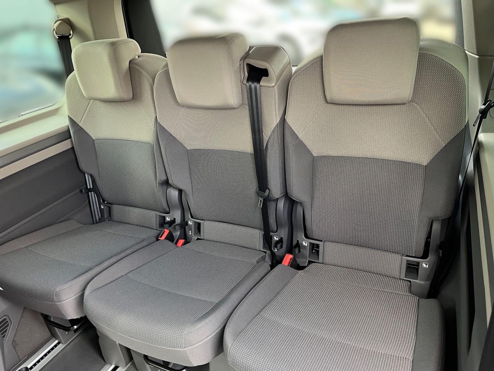 Fahrzeugabbildung Volkswagen Multivan ENERGY 2.0TDI DSG 360° Kamera Navi AHK