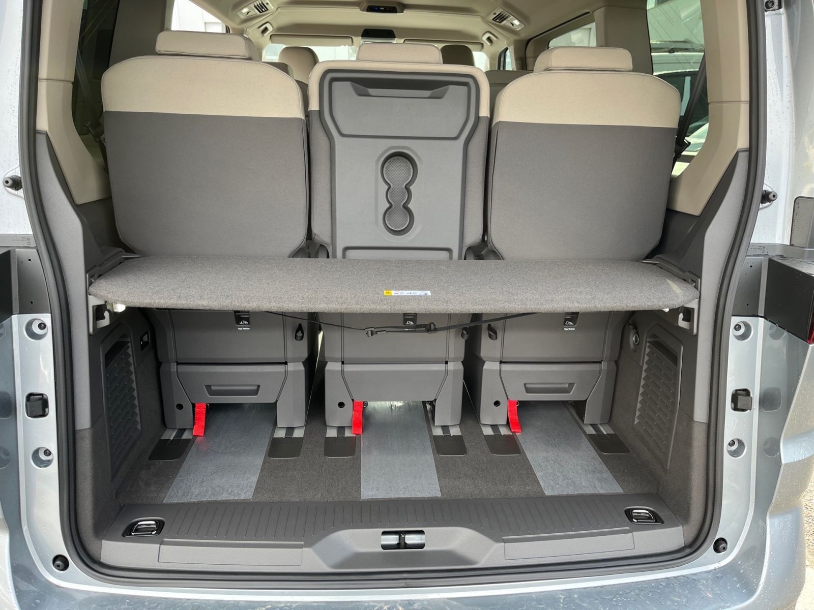 Fahrzeugabbildung Volkswagen Multivan ENERGY 2.0TDI DSG 360° Kamera Navi AHK