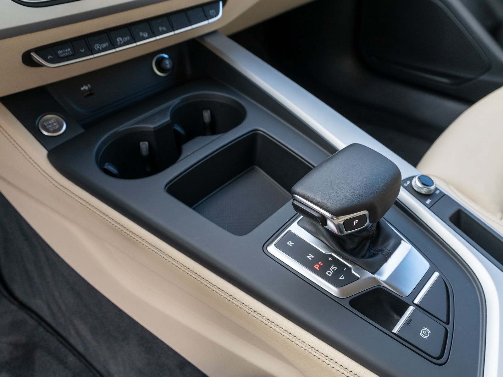 Fahrzeugabbildung Audi A4 Avant S line 40 TDI S tronic SHZ PDC NAVI RFK