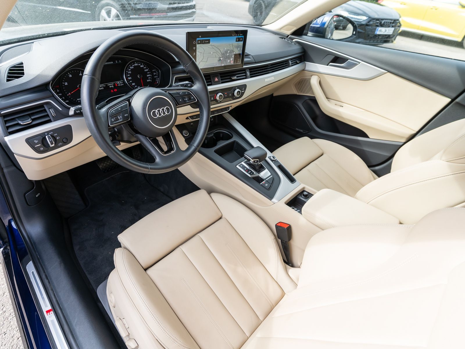 Fahrzeugabbildung Audi A4 Avant S line 40TDI quattro NAVI LED RFK B&O