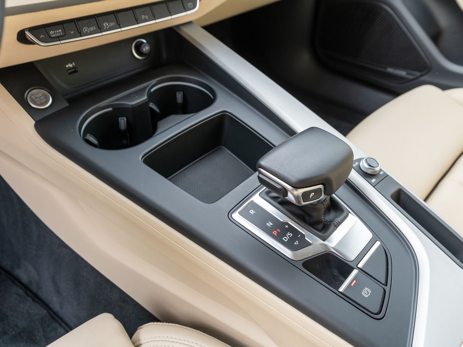 Fahrzeugabbildung Audi A4 Avant S line 40TDI quattro NAVI LED RFK B&O