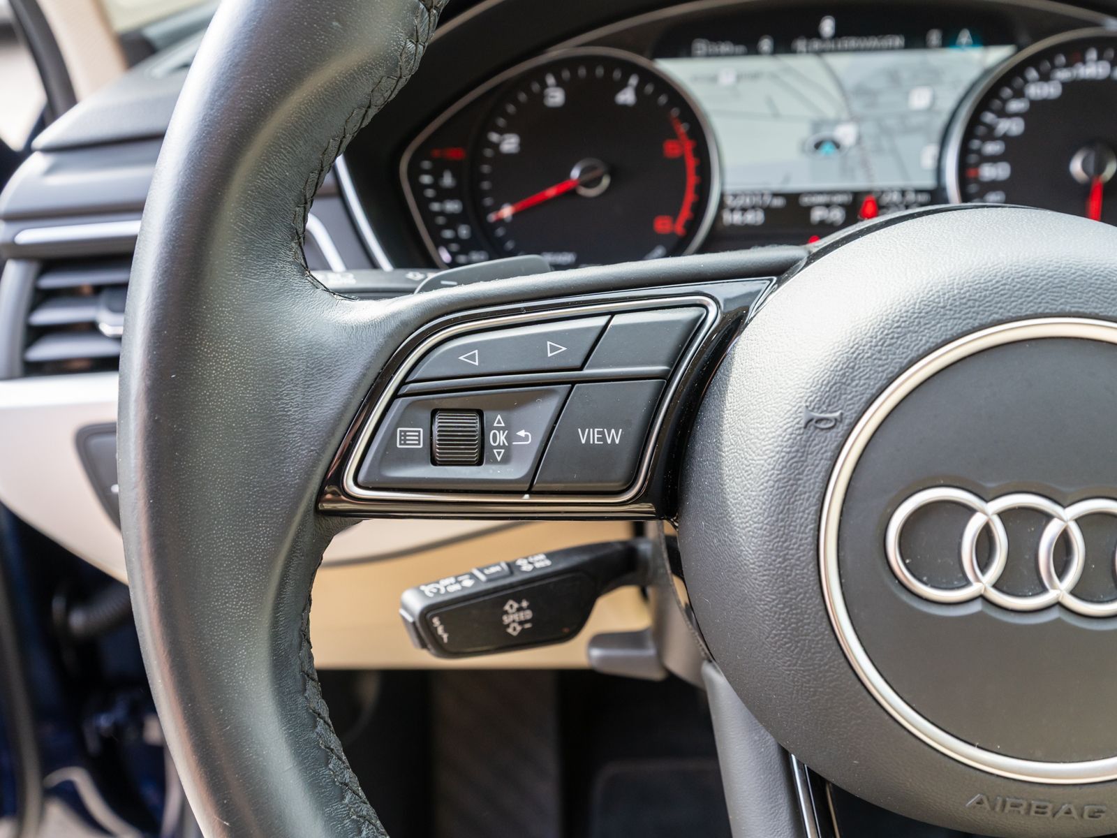 Fahrzeugabbildung Audi A4 Avant S line 40TDI quattro NAVI LED RFK B&O