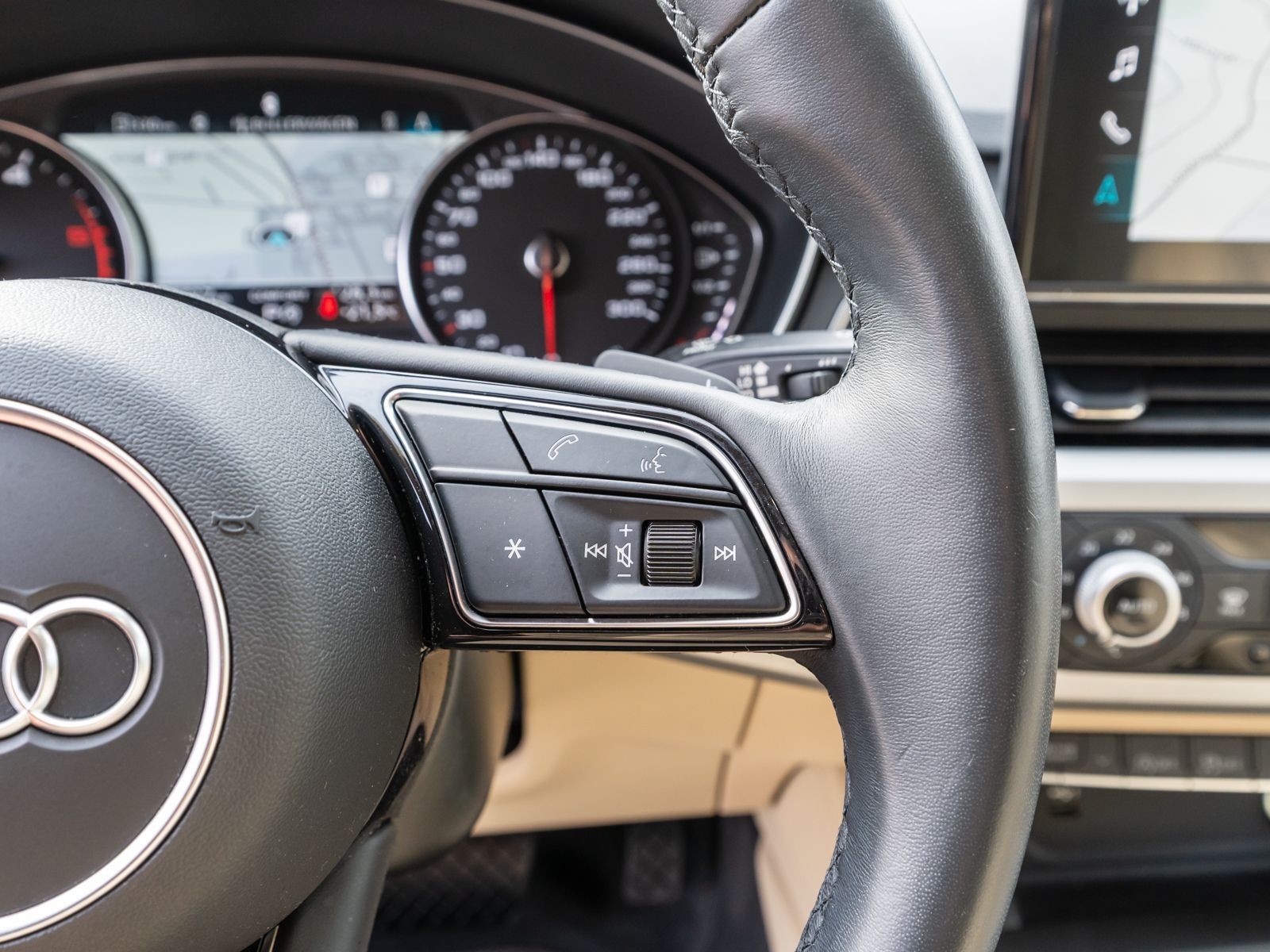 Fahrzeugabbildung Audi A4 Avant S line 40TDI quattro NAVI LED RFK B&O