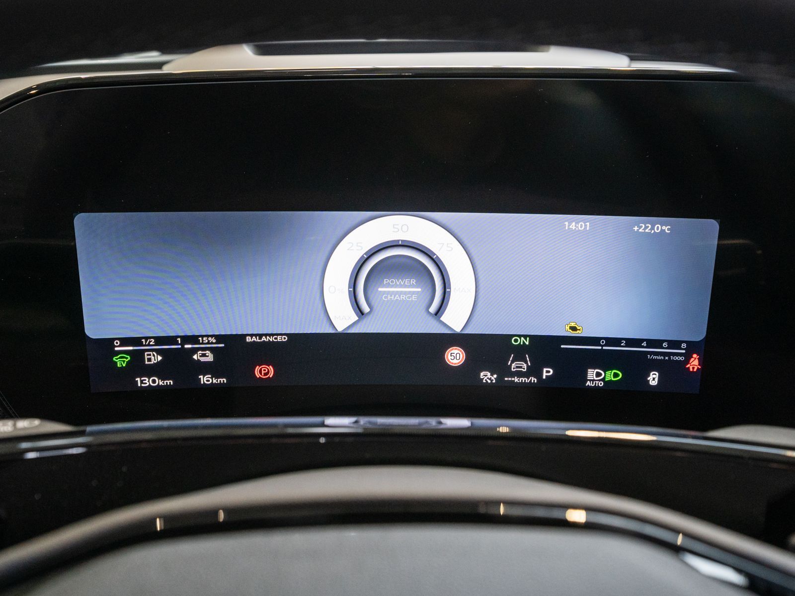 Fahrzeugabbildung Audi Q3 SUV S line e-hybrid Panoramadach Matrix-LED