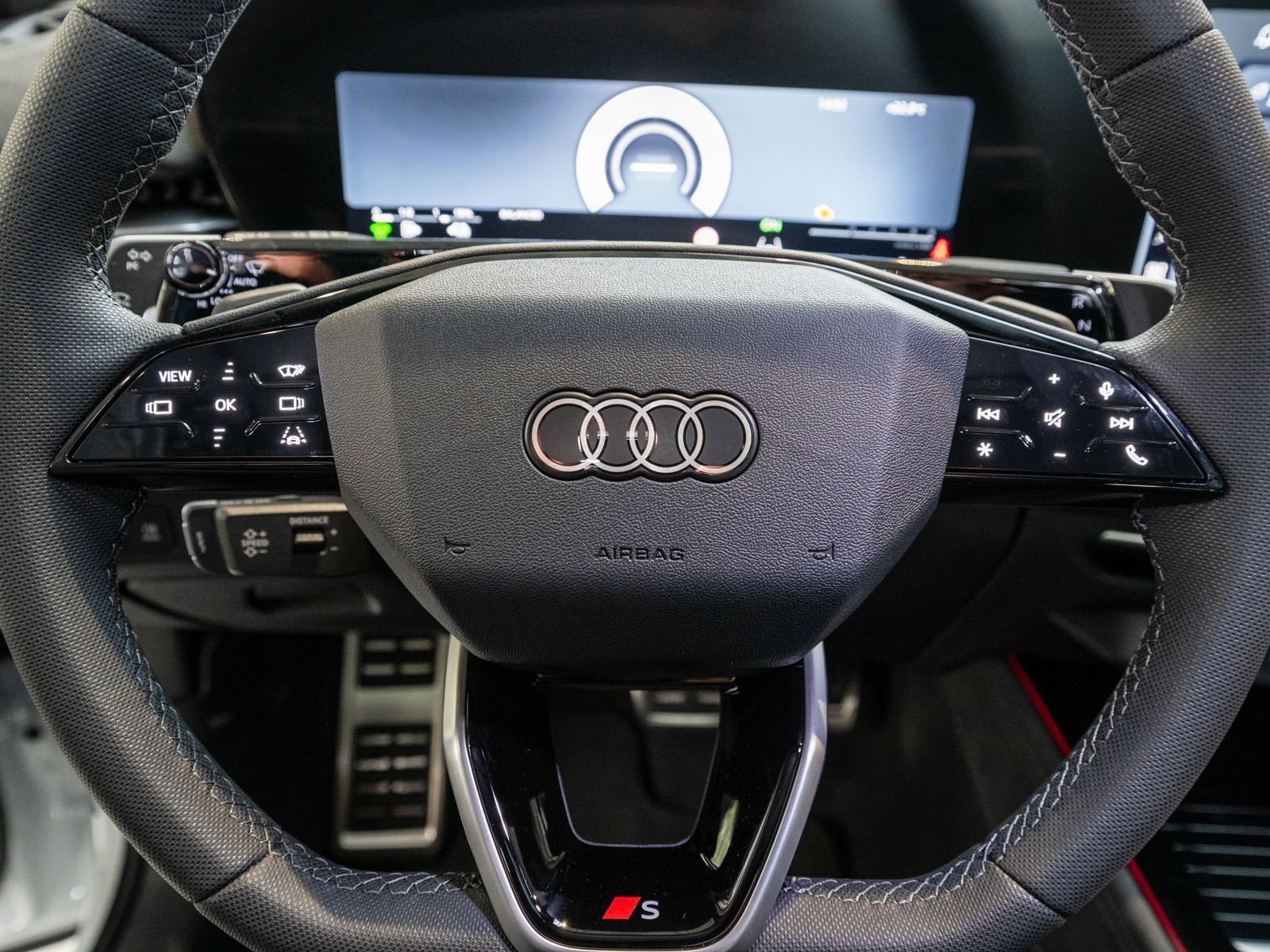 Fahrzeugabbildung Audi Q3 SUV S line e-hybrid Panoramadach Matrix-LED