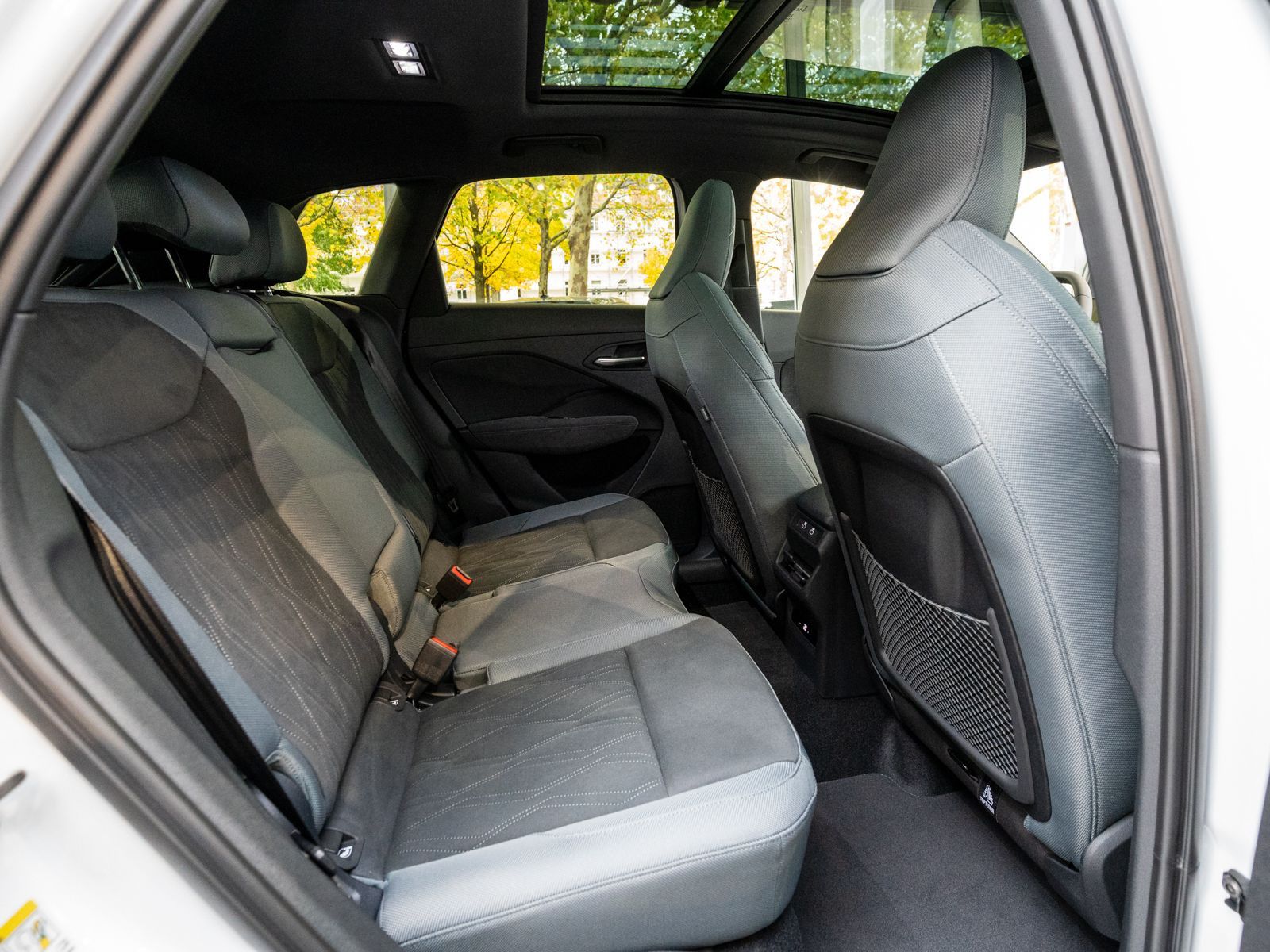 Fahrzeugabbildung Audi Q3 SUV S line e-hybrid Panoramadach Matrix-LED