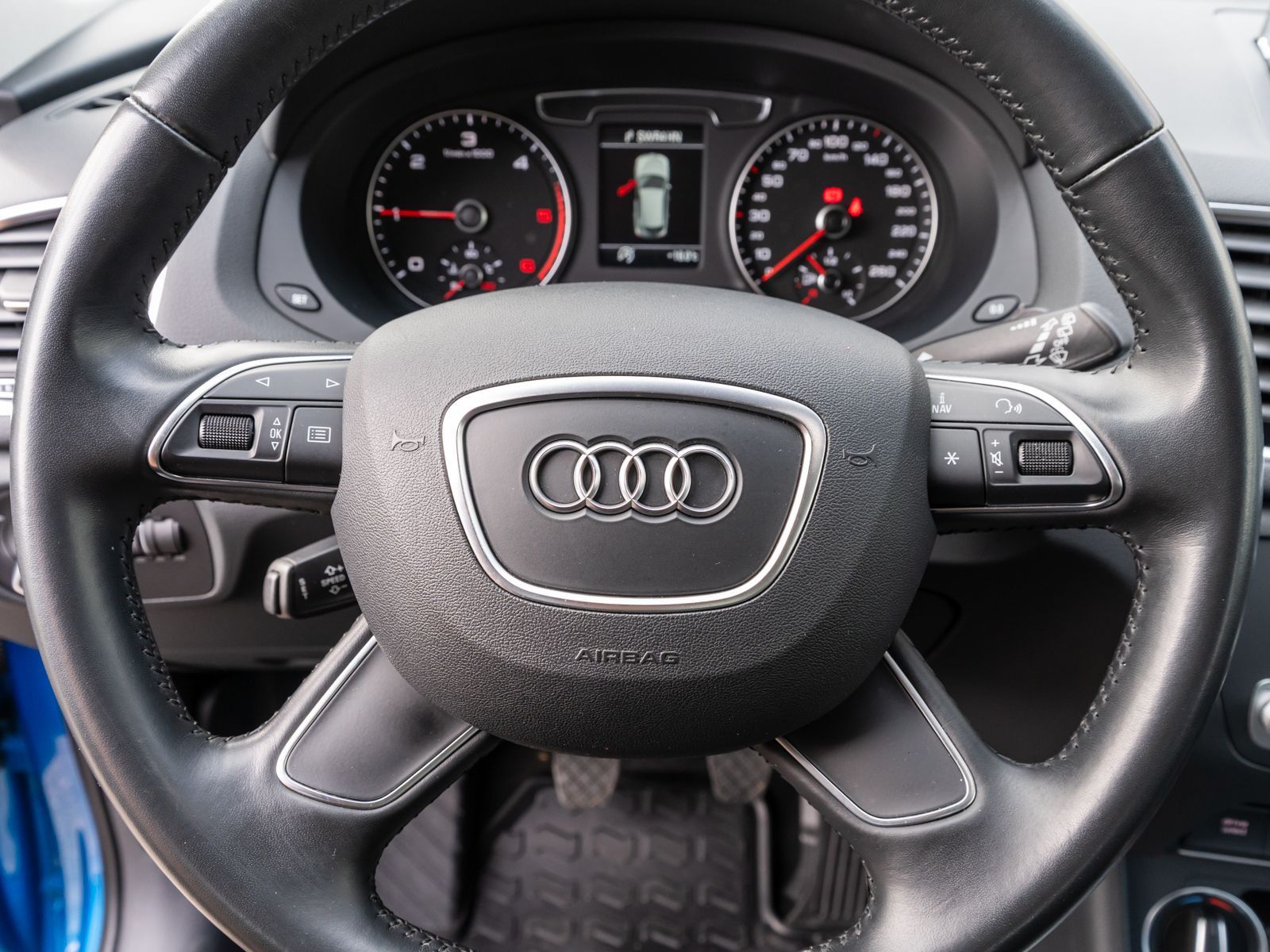 Fahrzeugabbildung Audi Q3 design 2.0 TDI NAVI XENON SHZ GRA PDC