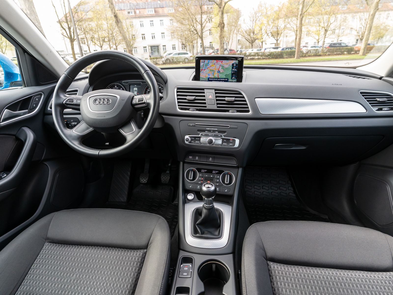 Fahrzeugabbildung Audi Q3 design 2.0 TDI NAVI XENON SHZ GRA PDC