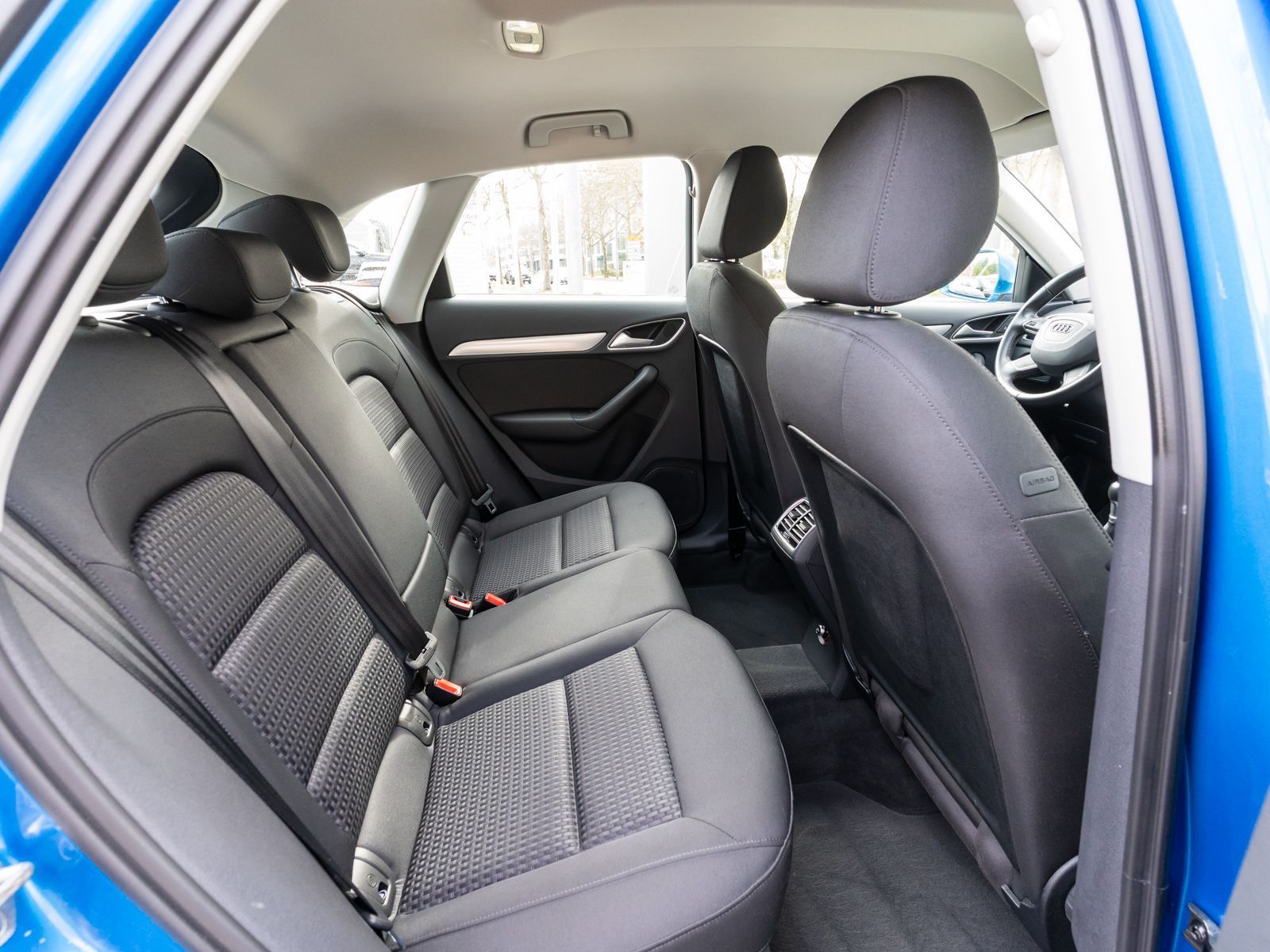 Fahrzeugabbildung Audi Q3 design 2.0 TDI NAVI XENON SHZ GRA PDC