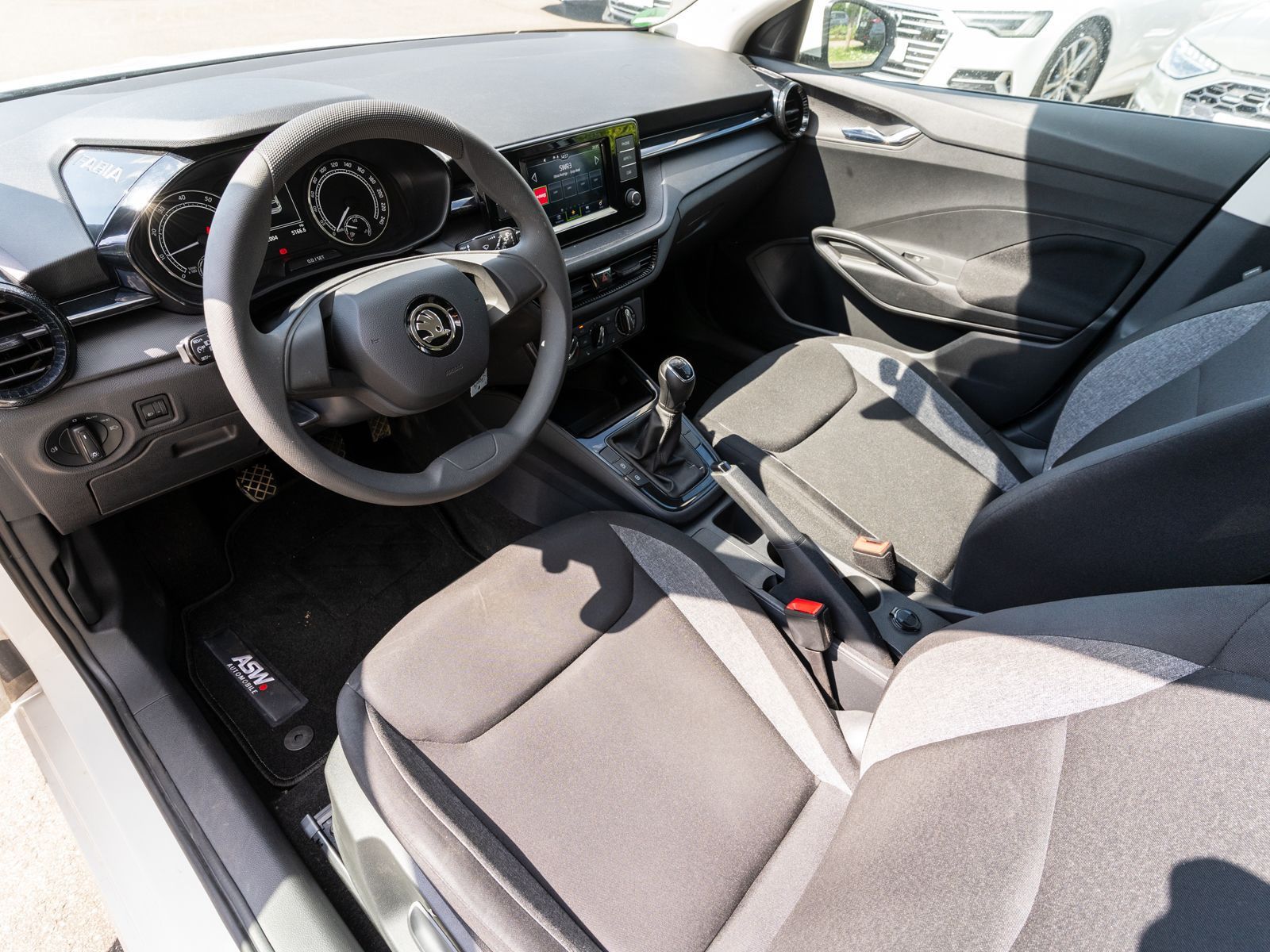 Fahrzeugabbildung SKODA Fabia Active 1.0MPI 5-Gang LED Klima SHZ PDC BT