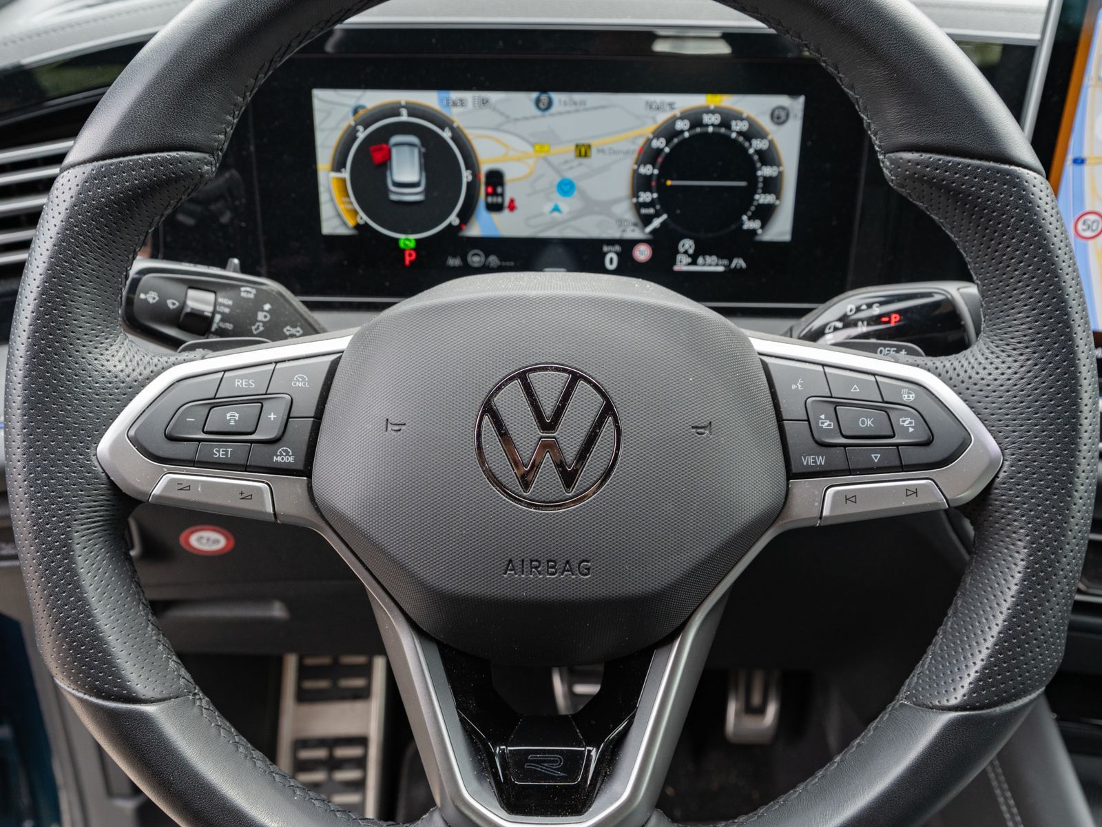 Fahrzeugabbildung Volkswagen Tiguan R-Line 2.0 TDI 4M DSG 360° LEDER HUD AHK