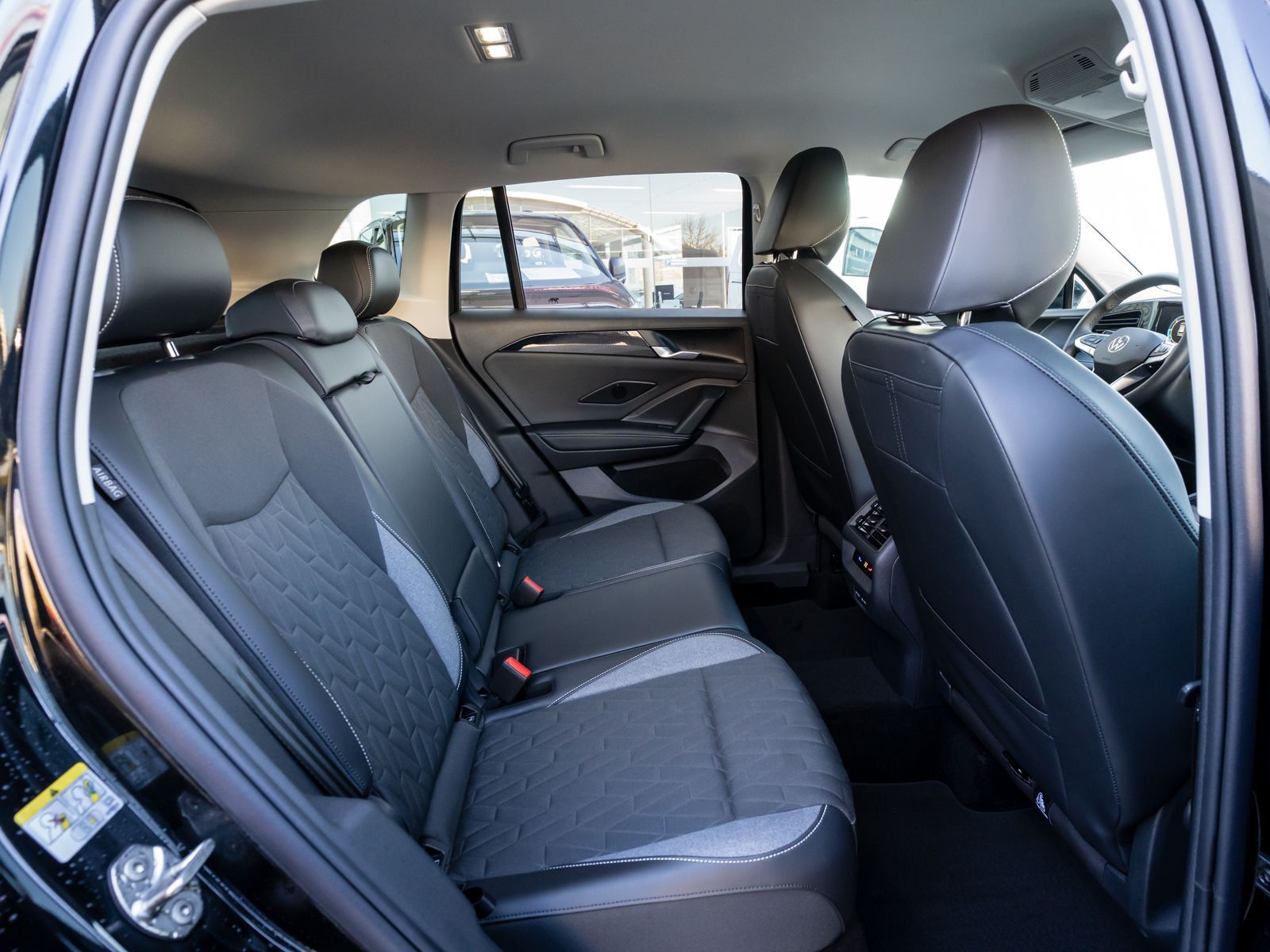 Fahrzeugabbildung Volkswagen Tiguan Goal 2,0 TDI DSG AHK Navi 360° SHZ LED