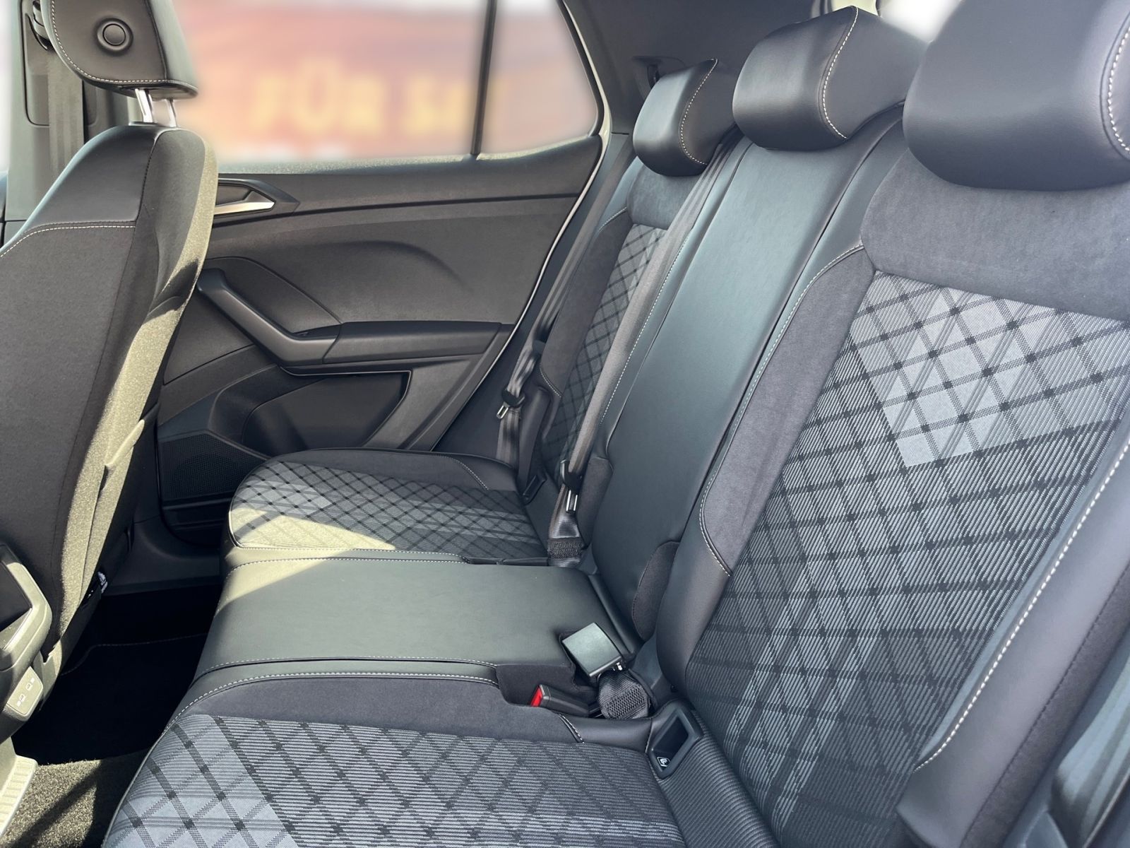 Fahrzeugabbildung Volkswagen T-Cross R-Line 1.0 TSI OPF 85 kW (116 PS) DSG