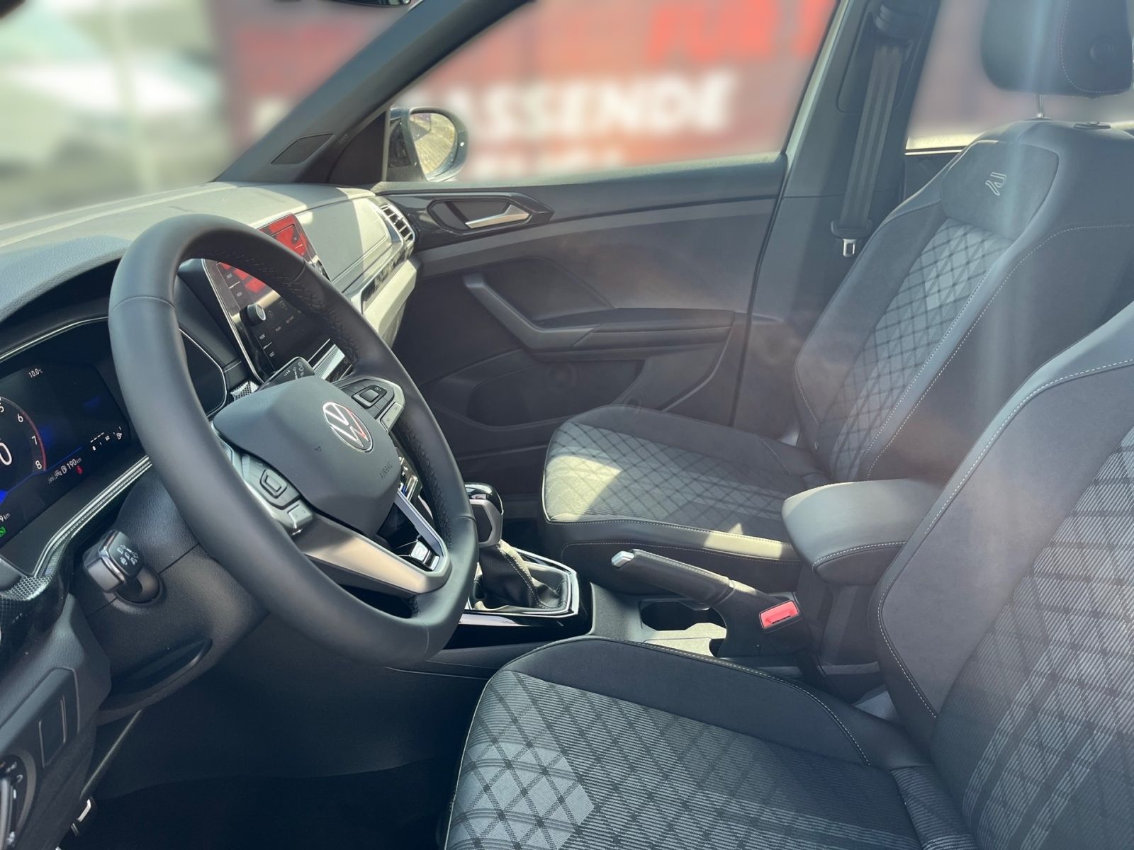 Fahrzeugabbildung Volkswagen T-Cross R-Line 1.0 TSI OPF 85 kW (116 PS) DSG