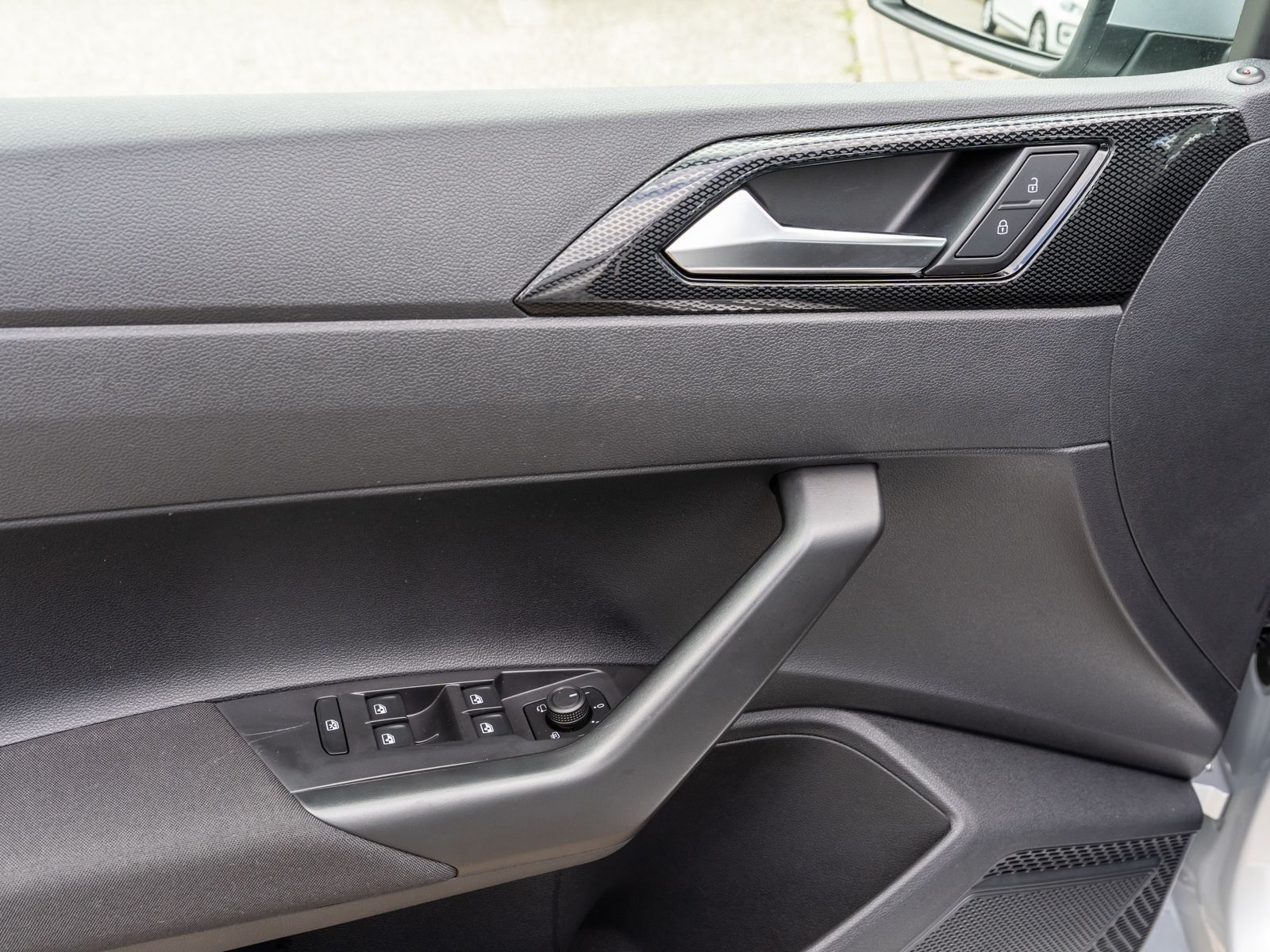 Fahrzeugabbildung Volkswagen Polo Life 1.0 TSI DSG LED Navi PDC SHZ