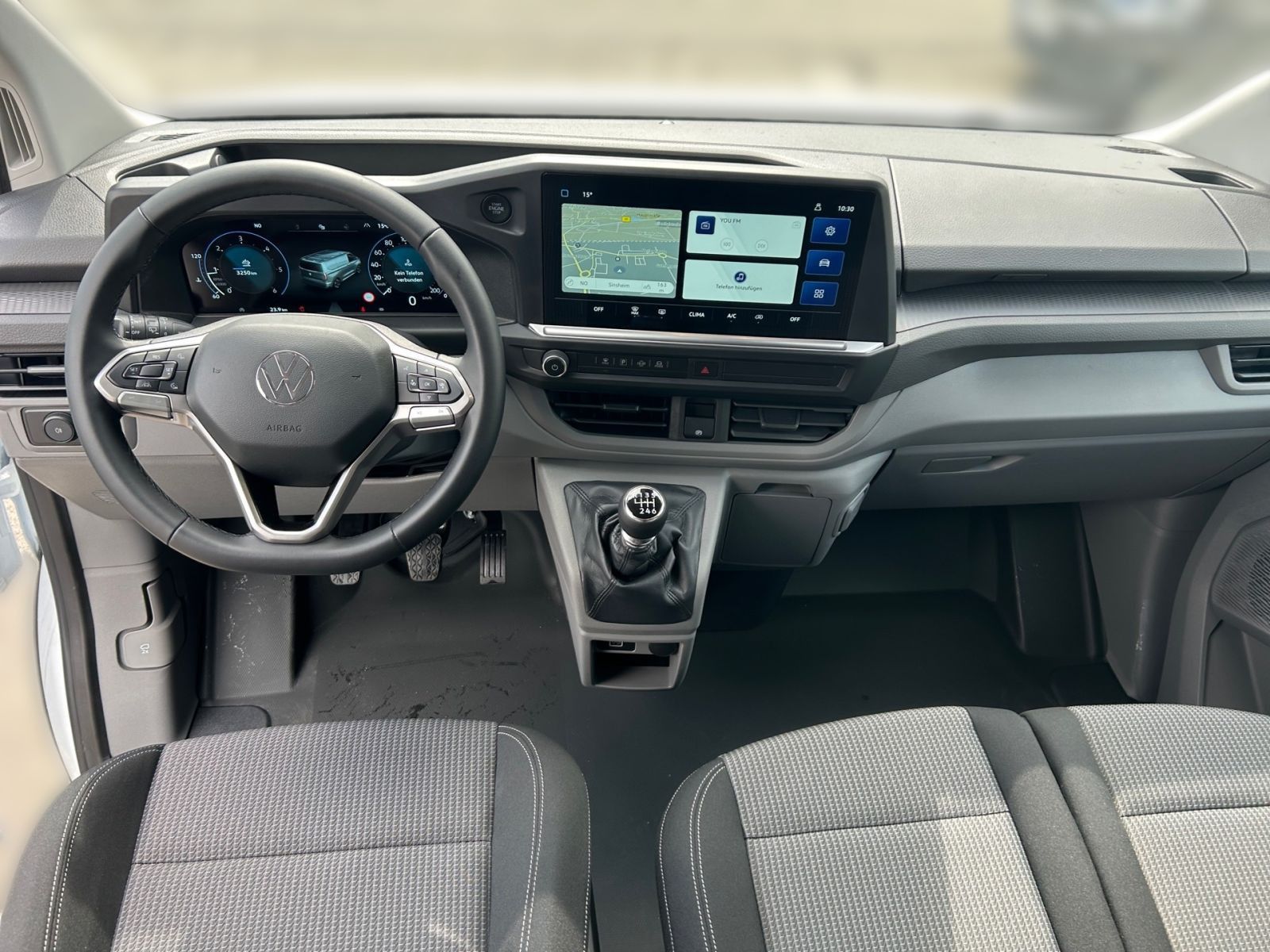 Fahrzeugabbildung Volkswagen Transporter Kombi 2.0 TDI AHK NAVI 8-Sitzer