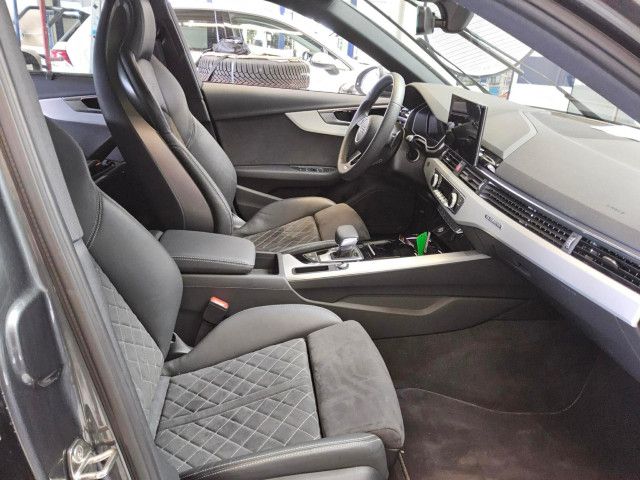 Fahrzeugabbildung Audi A4 Avant S line 40TDI quattro NAVI MATRIX PANO