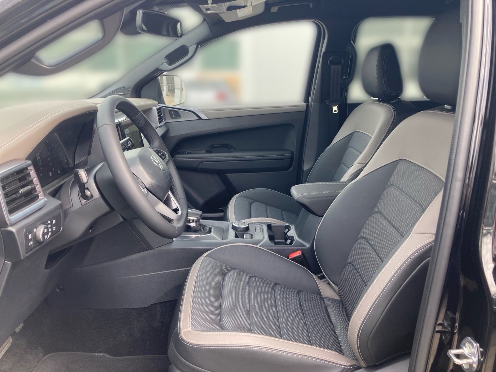 Fahrzeugabbildung Volkswagen Amarok Aventura DC 3.0TDI 4M ACC Navi Standh AHK