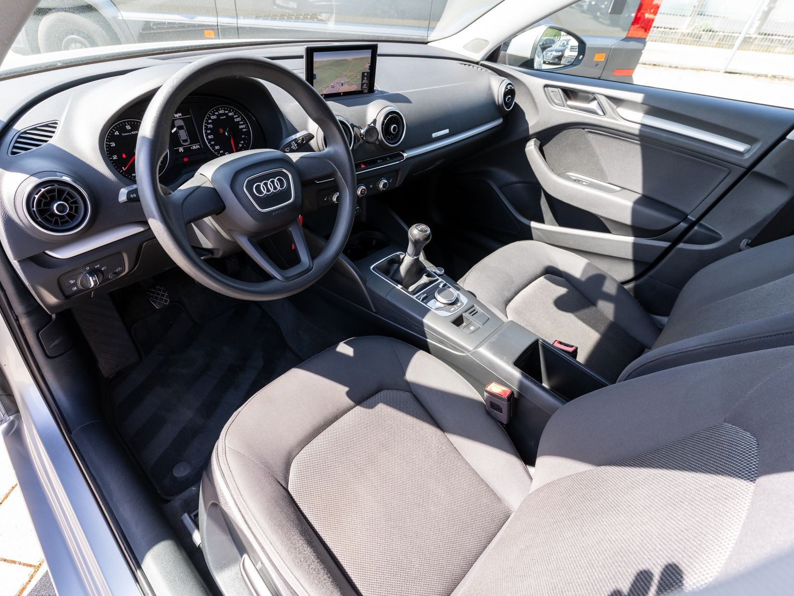 Fahrzeugabbildung Audi A3 Limousine 1.5 TFSI Xenon Navi PDC SHZ AHK
