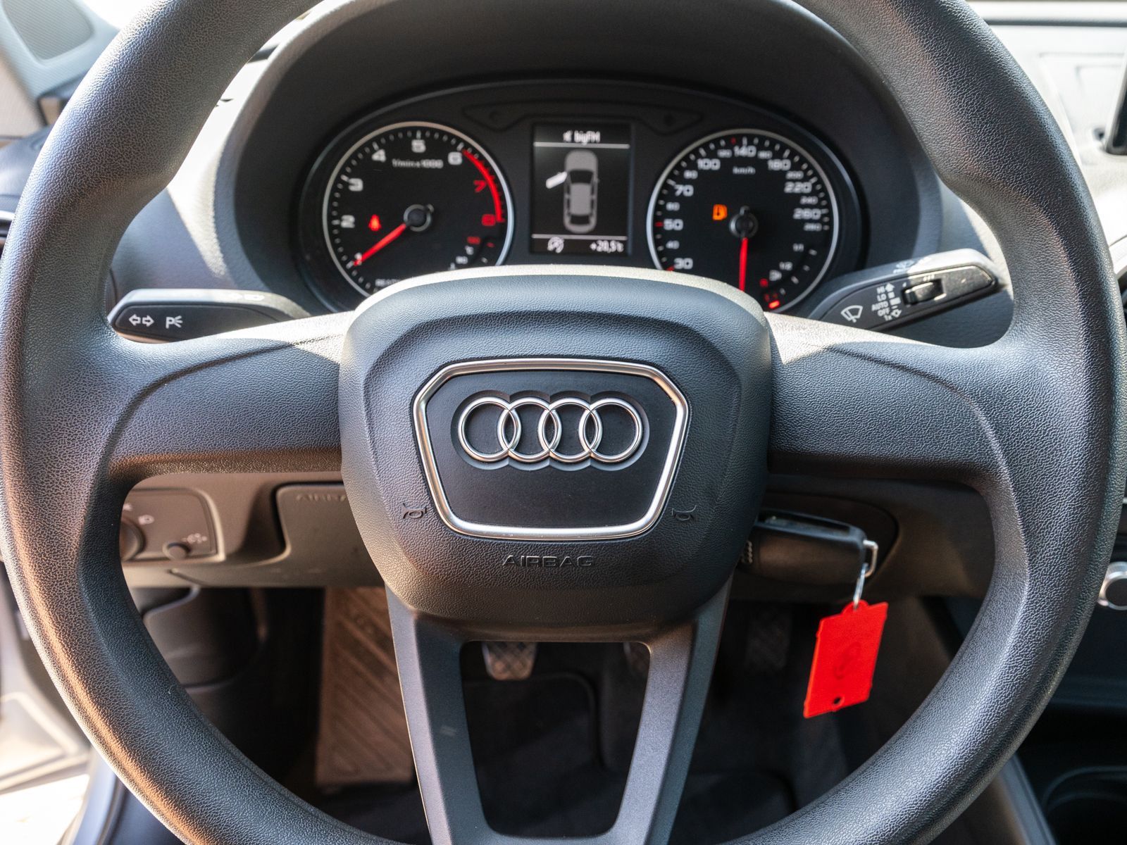 Fahrzeugabbildung Audi A3 Limousine 1.5 TFSI Xenon Navi PDC SHZ AHK