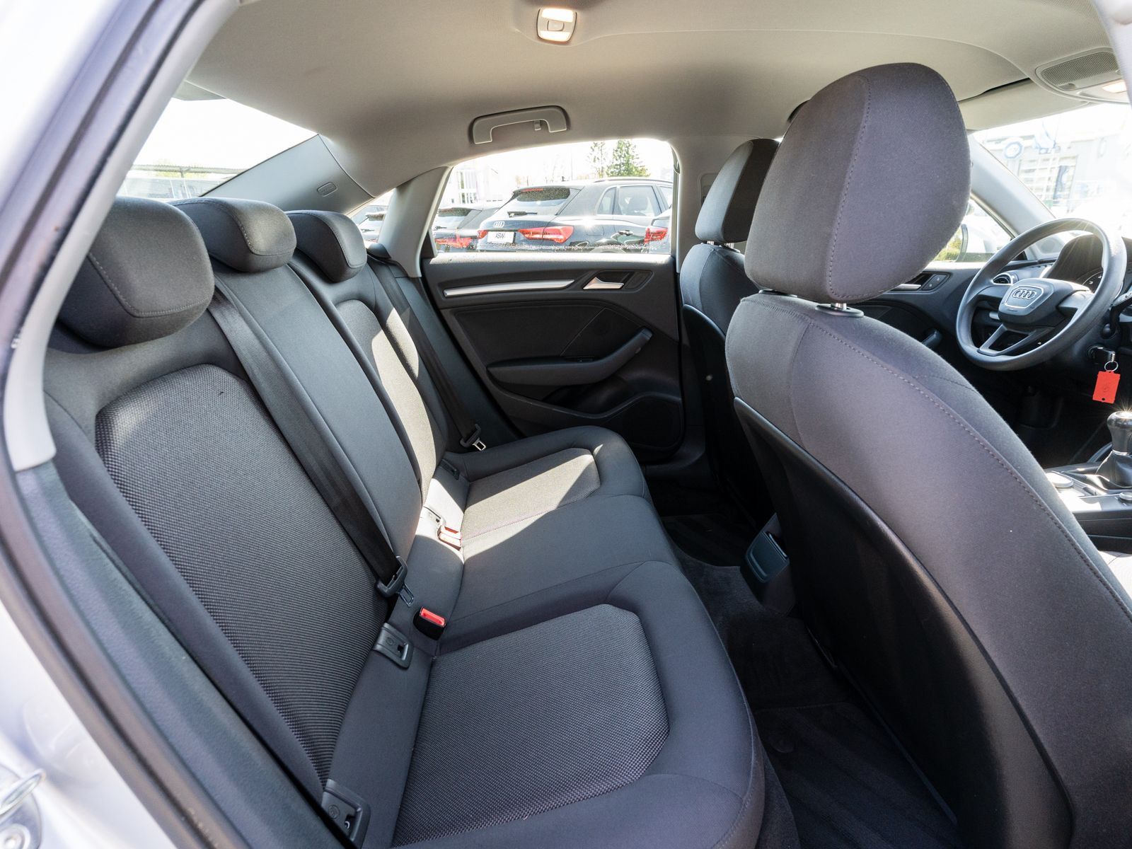 Fahrzeugabbildung Audi A3 Limousine 1.5 TFSI Xenon Navi PDC SHZ AHK