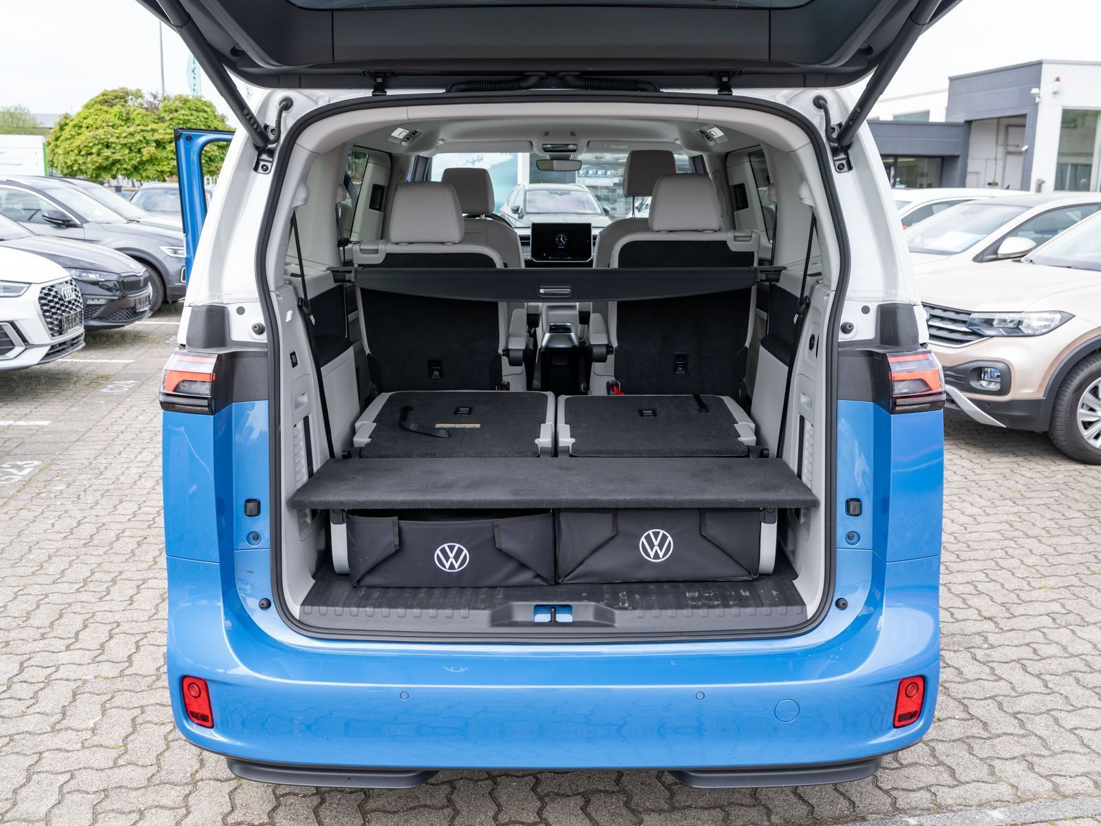 Fahrzeugabbildung Volkswagen ID.Buzz Pro LR LED Navi RFK HUD Wärmepumpe AHK