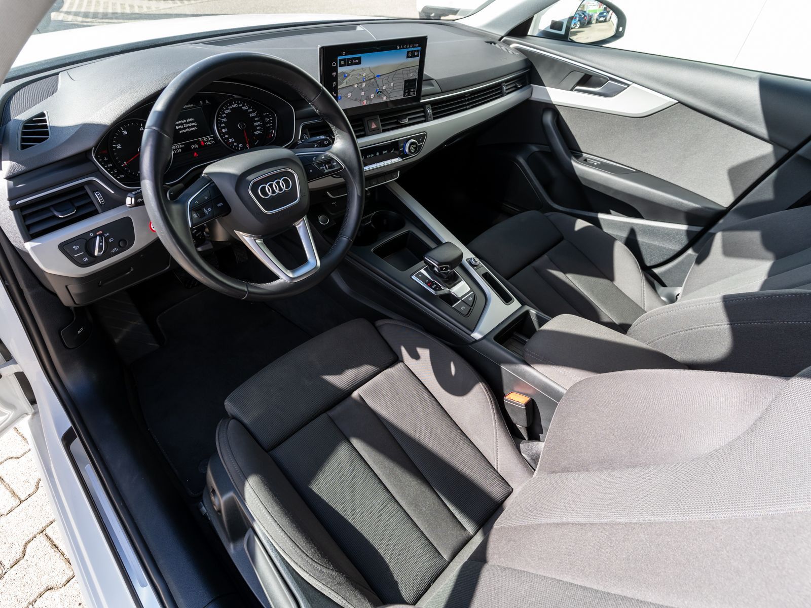 Fahrzeugabbildung Audi A4 Avant advanced 35 TDI Stroni LED Navi RFK AHK