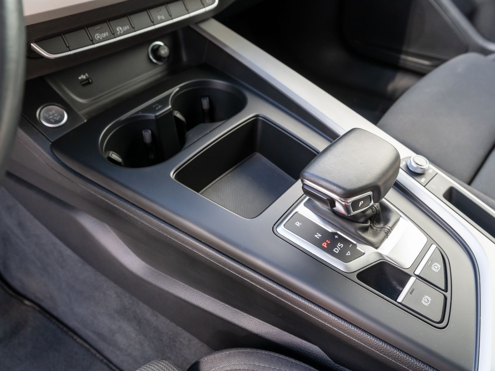 Fahrzeugabbildung Audi A4 Avant advanced 35 TDI Stroni LED Navi RFK AHK