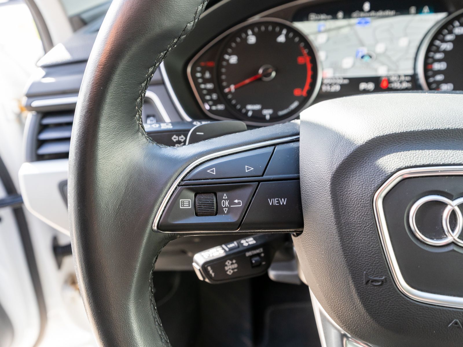 Fahrzeugabbildung Audi A4 Avant advanced 35 TDI Stroni LED Navi RFK AHK