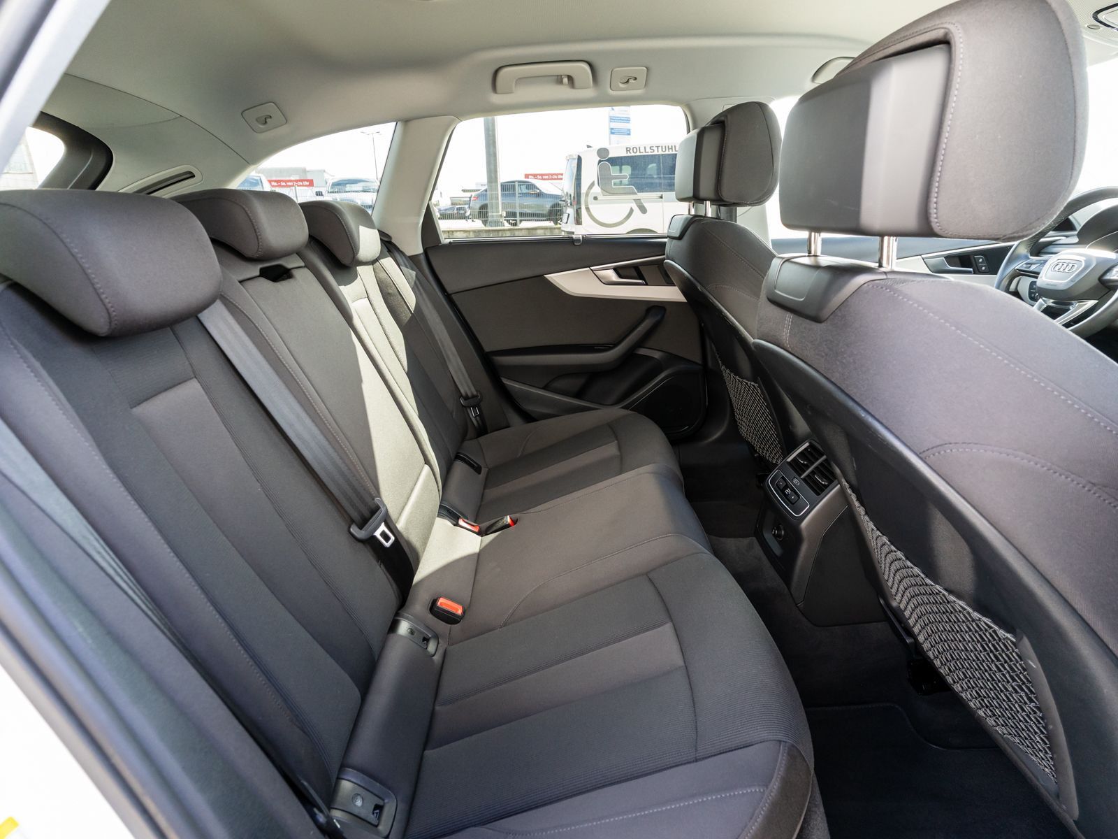 Fahrzeugabbildung Audi A4 Avant advanced 35 TDI Stroni LED Navi RFK AHK