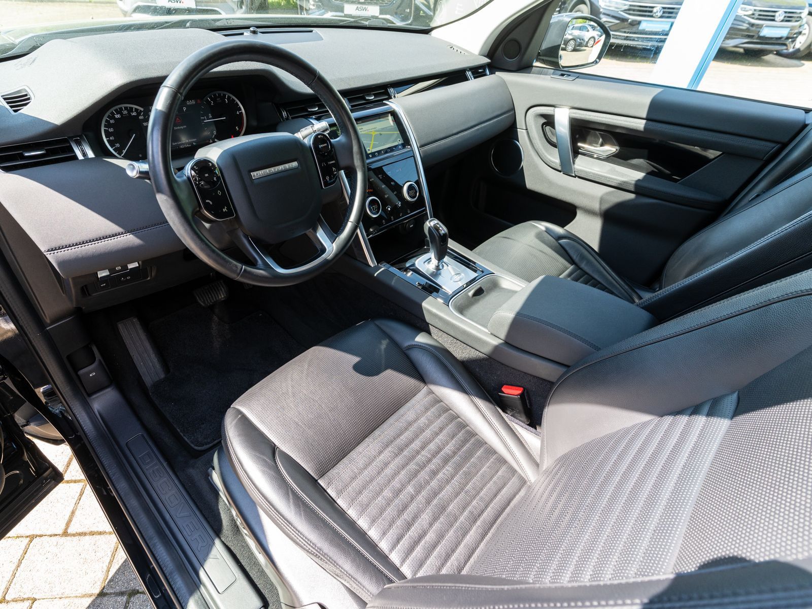 Fahrzeugabbildung Land Rover Discovery Sport 2.0D AWD LED Navi 360° LEDER AHK