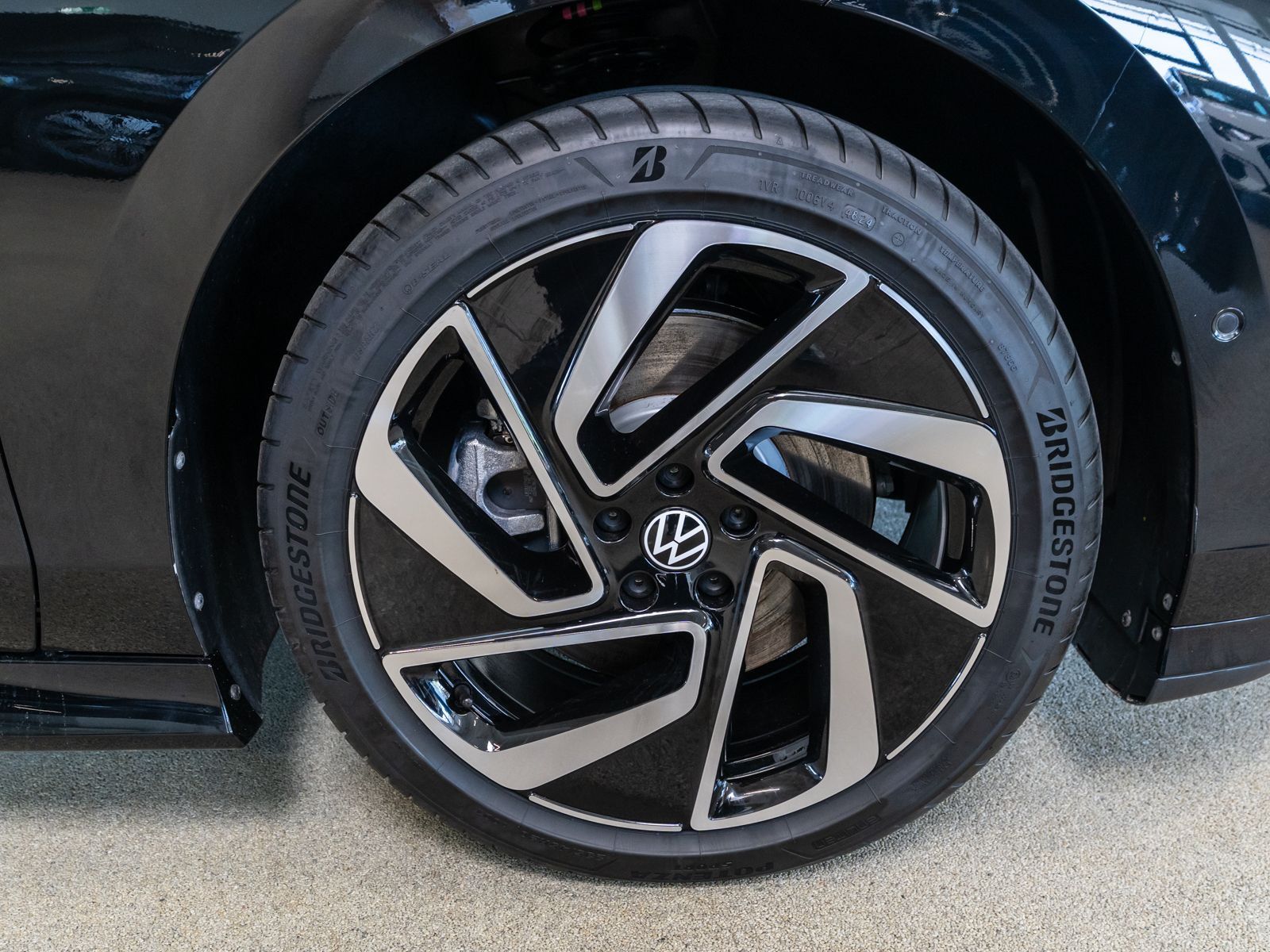 Fahrzeugabbildung Volkswagen ID.7 Tourer GTX 4M LED Navi 360° Wäpu PANO AHK