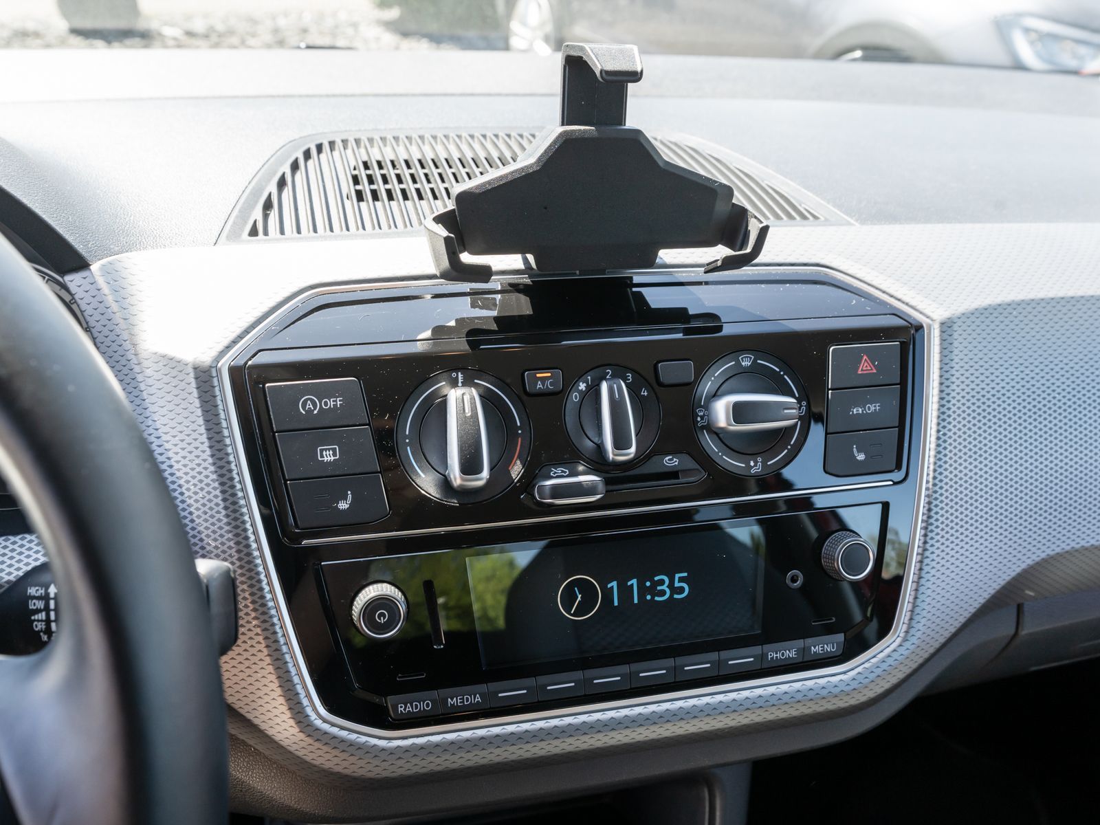 Fahrzeugabbildung Volkswagen up! Active 1.0 MPI Klima RFK PDC SHZ ALU
